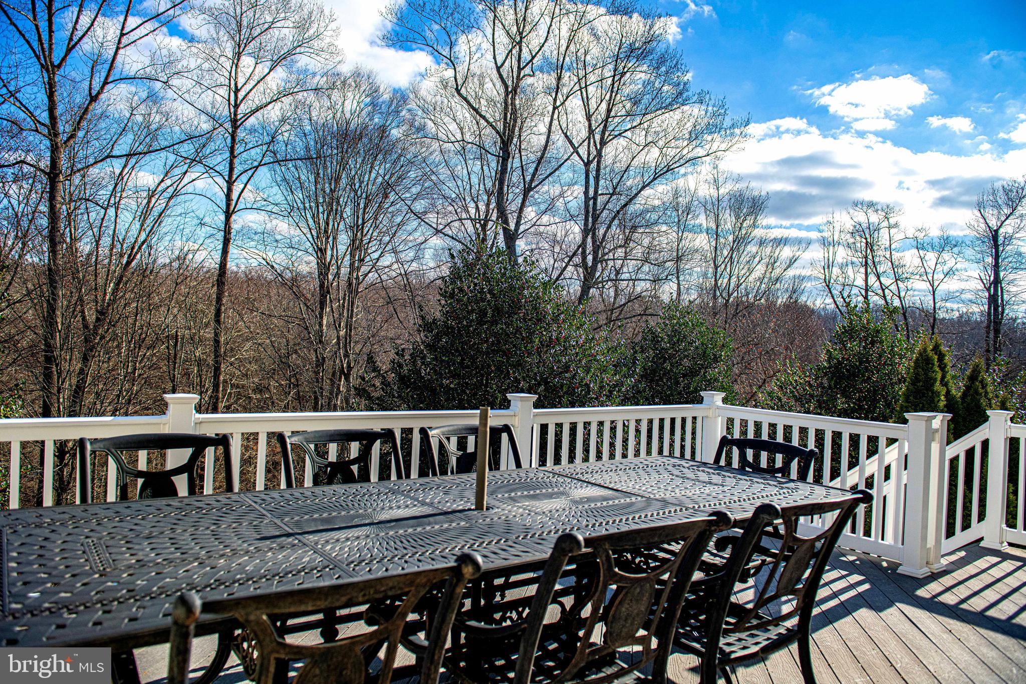 THE ESTATES AT CEDARDAY - Residential