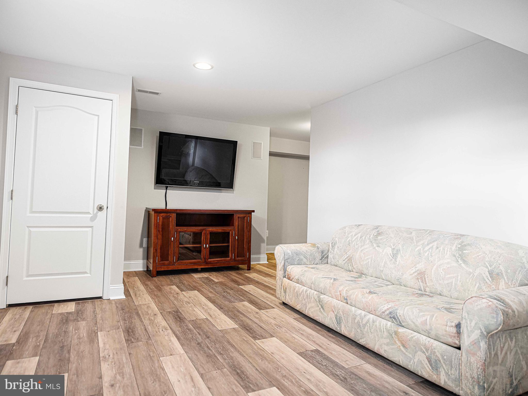 THE ESTATES AT CEDARDAY - Residential