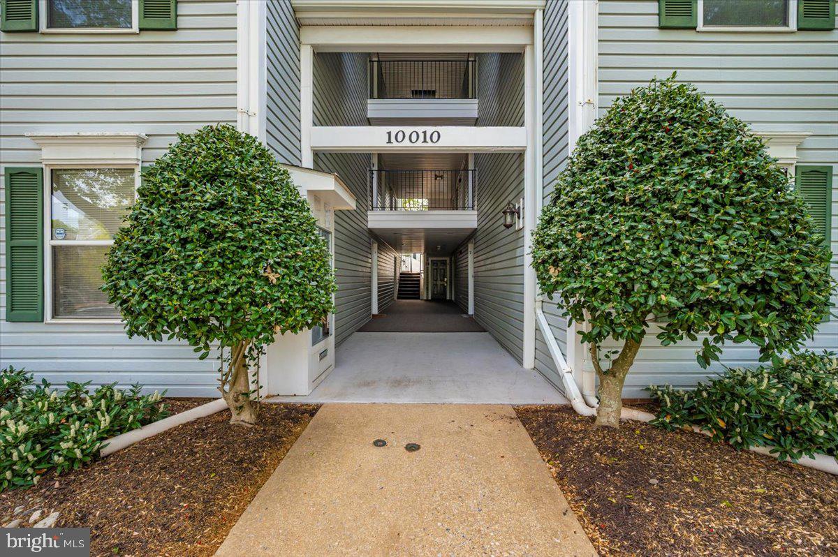 10010 VANDERBILT CIRCLE 1-9