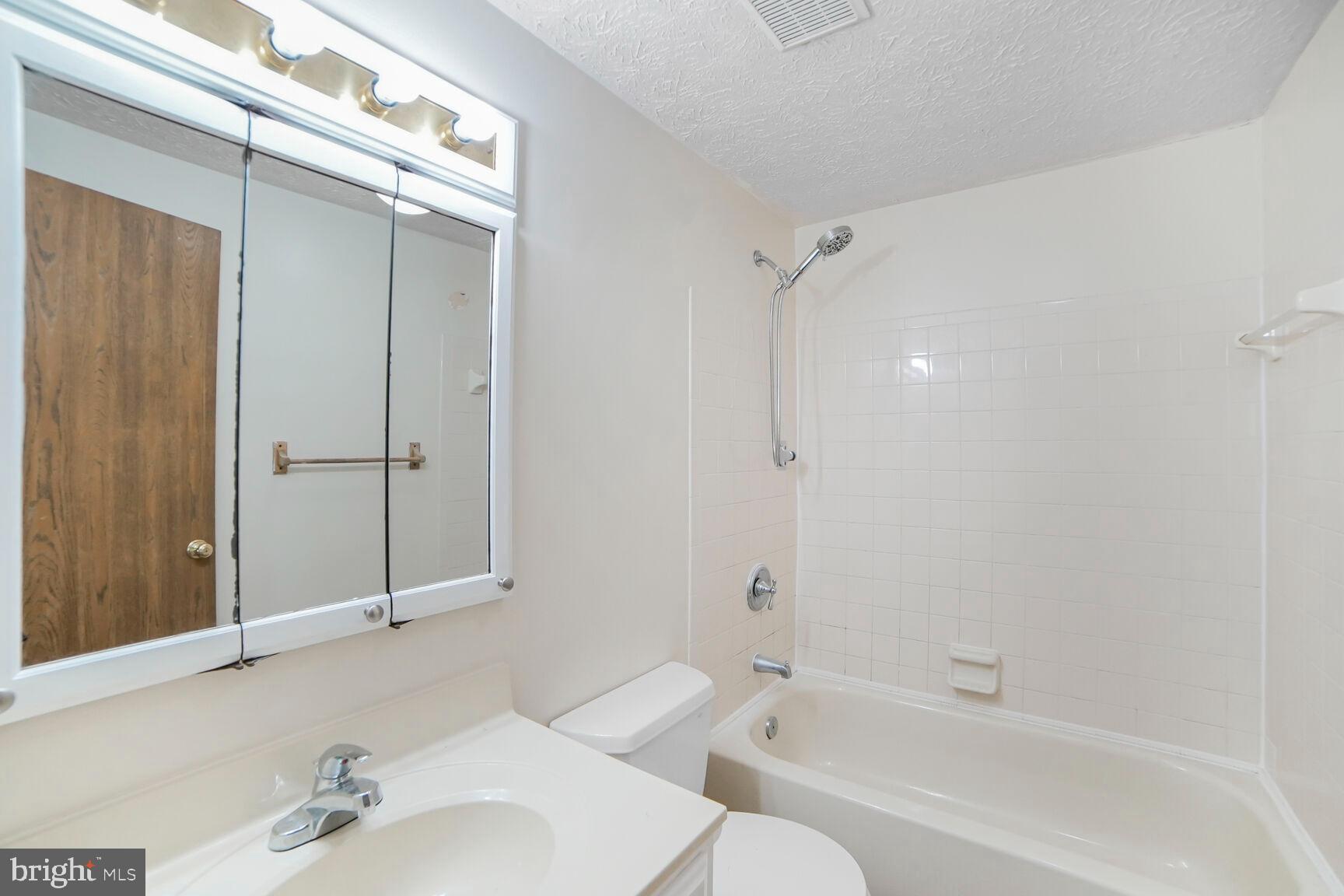 BOWLING BROOK FARMS - Residential Lease