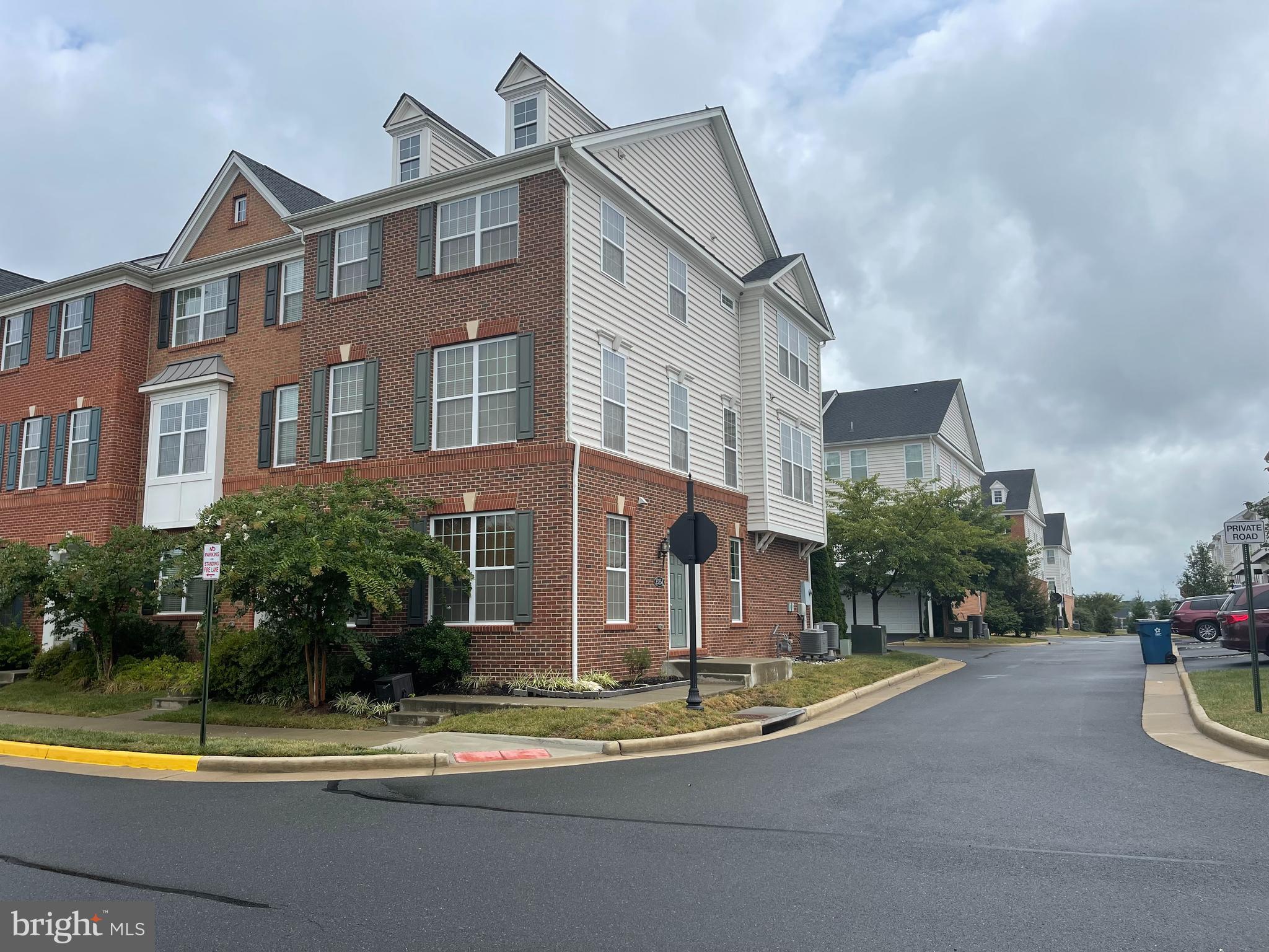 LOUDOUN VALLEY ESTATES 2 - Residential Lease