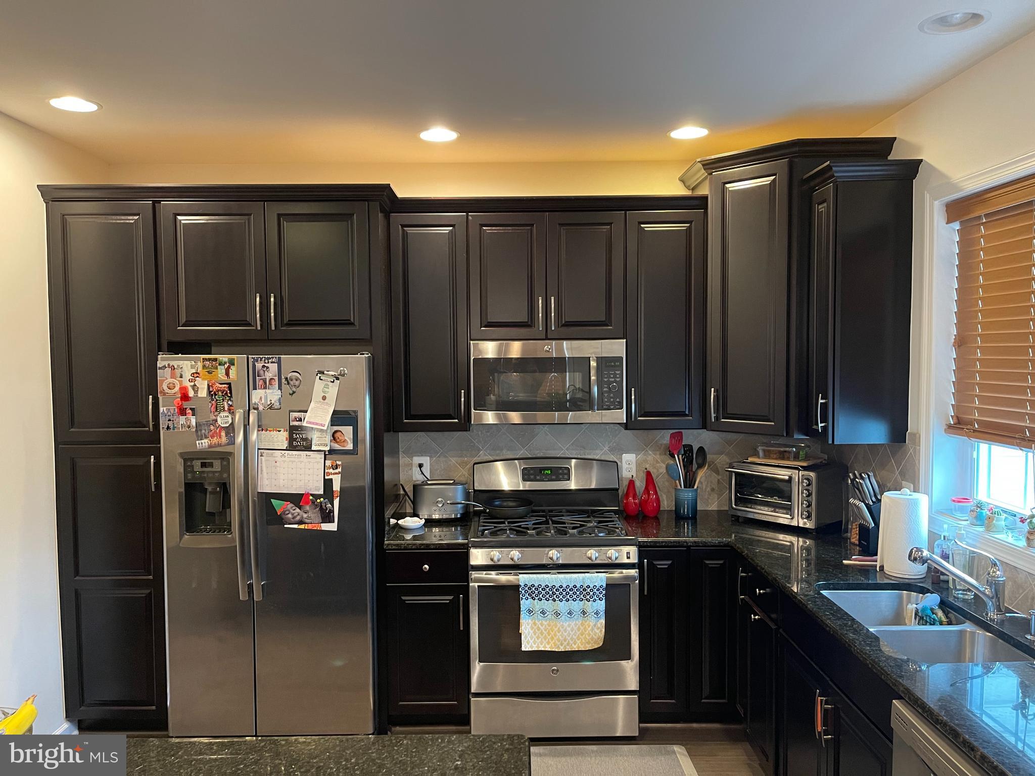 LOUDOUN VALLEY ESTATES 2 - Residential Lease