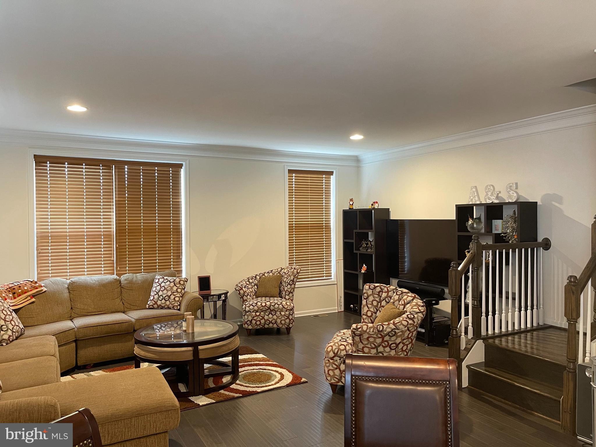 LOUDOUN VALLEY ESTATES 2 - Residential Lease