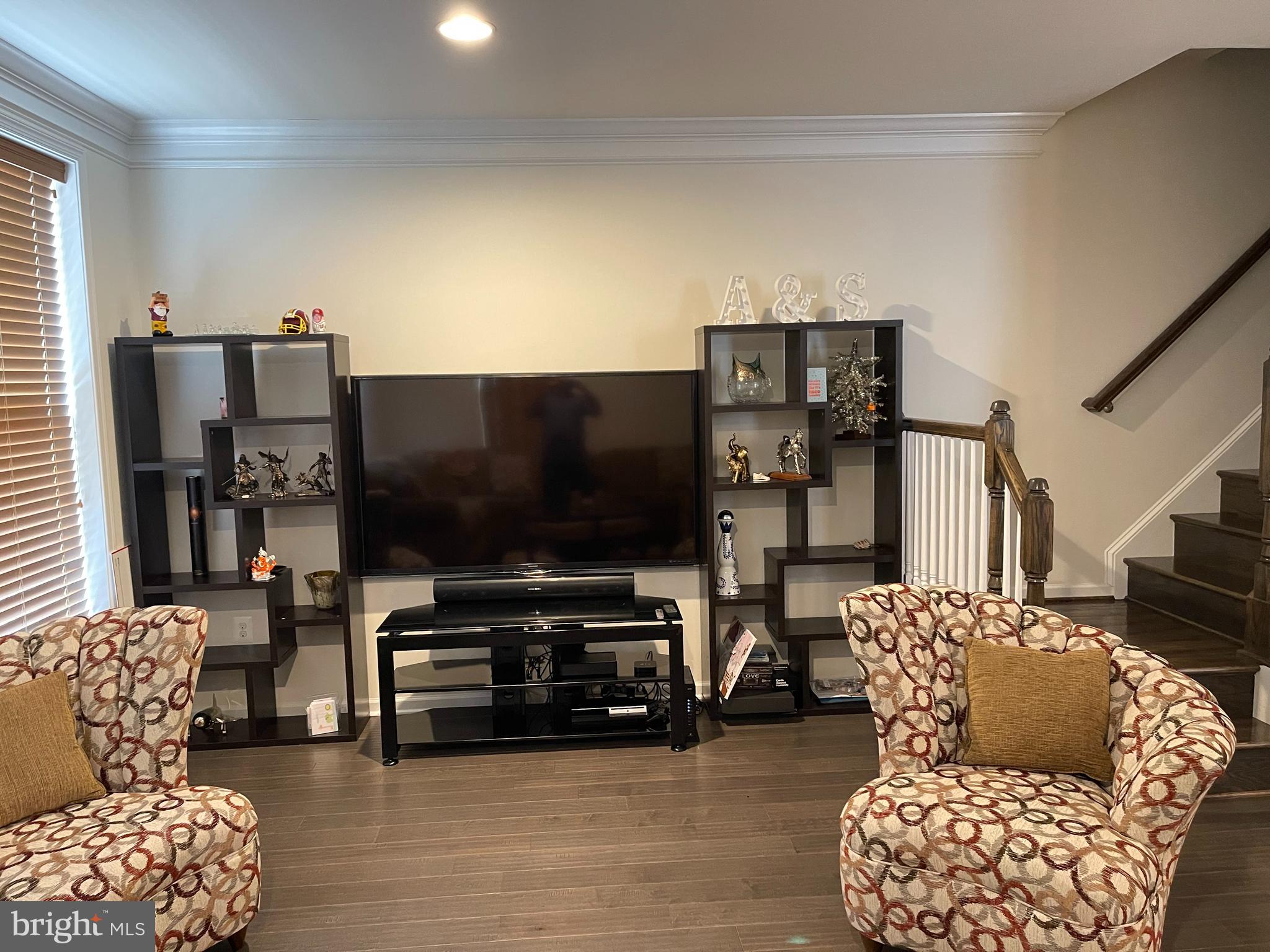 LOUDOUN VALLEY ESTATES 2 - Residential Lease