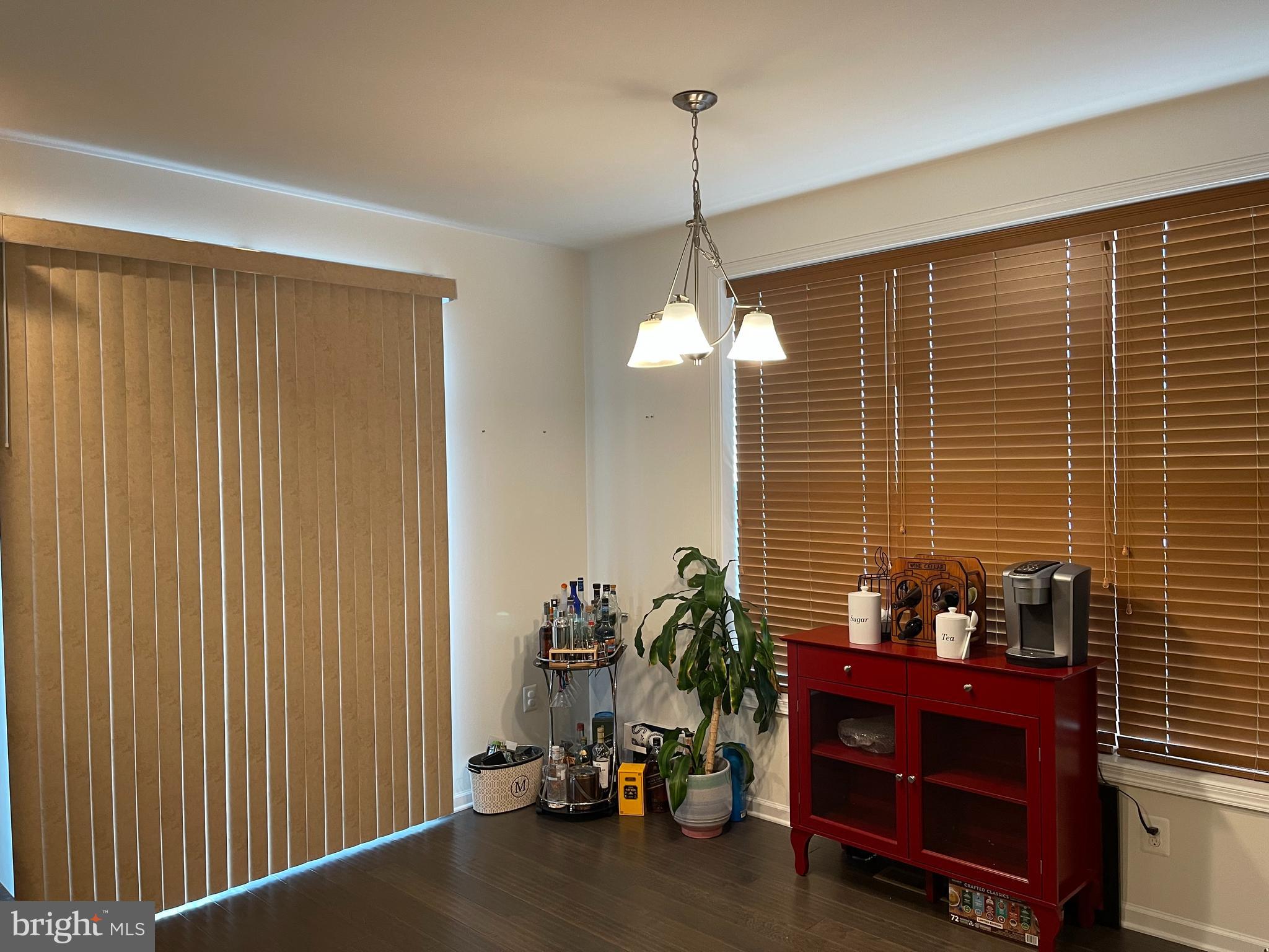 LOUDOUN VALLEY ESTATES 2 - Residential Lease