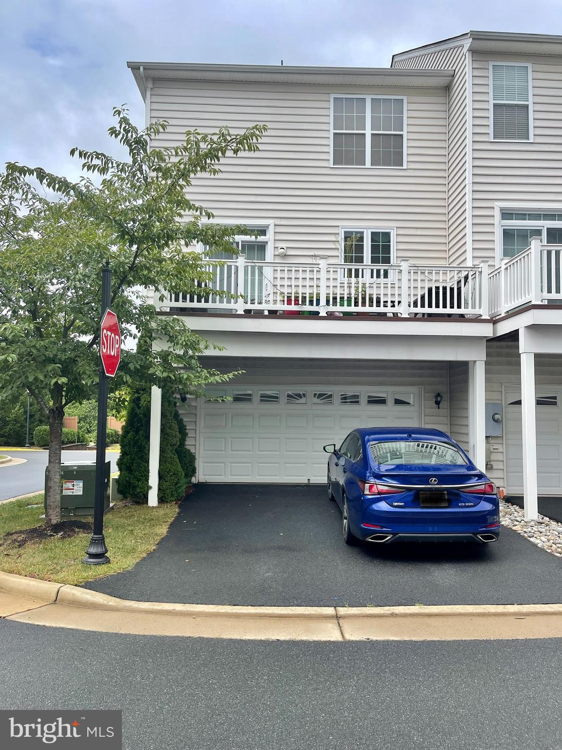 LOUDOUN VALLEY ESTATES 2 - Residential Lease