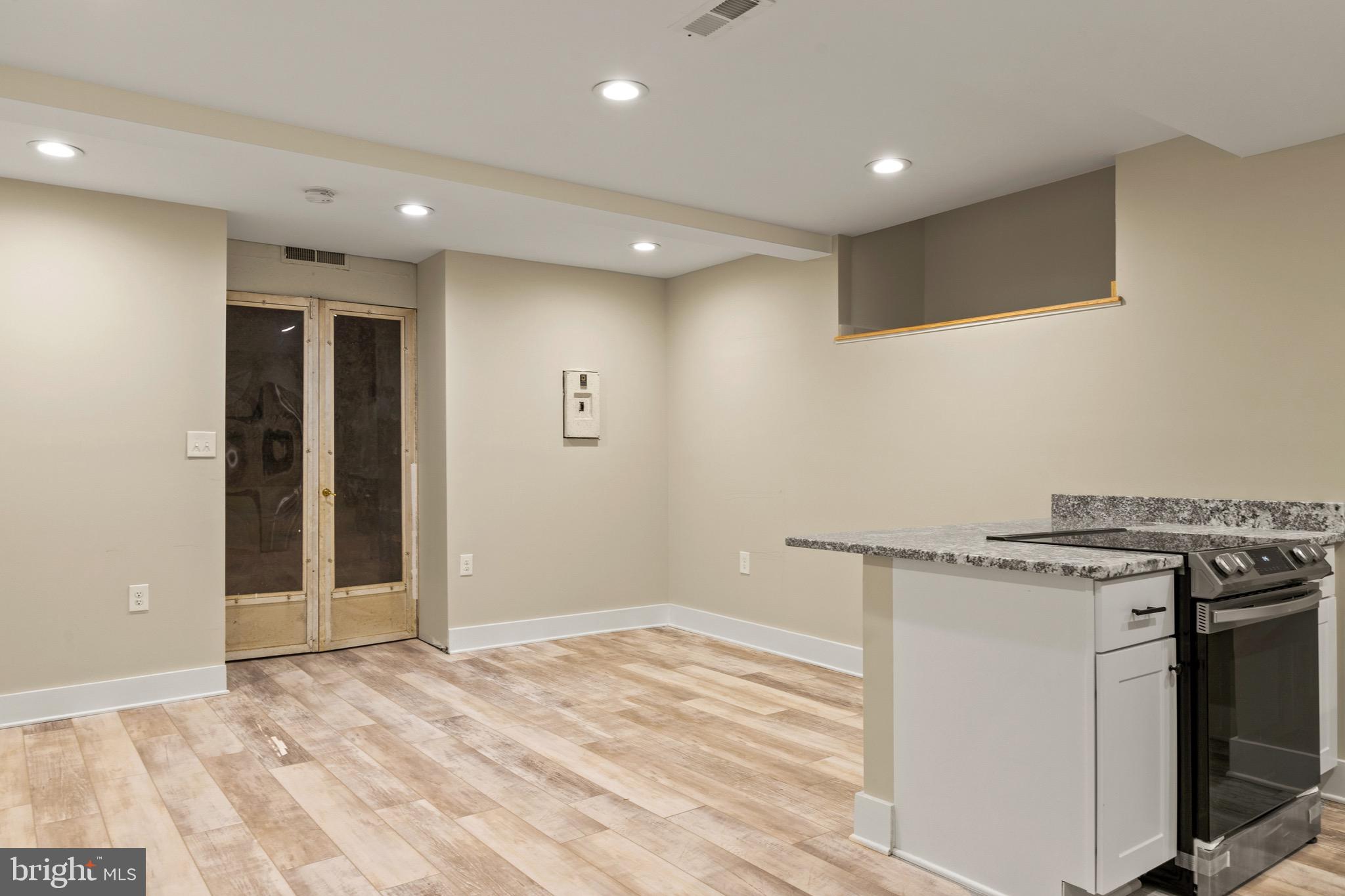 DAVIDSONVILLE - Land