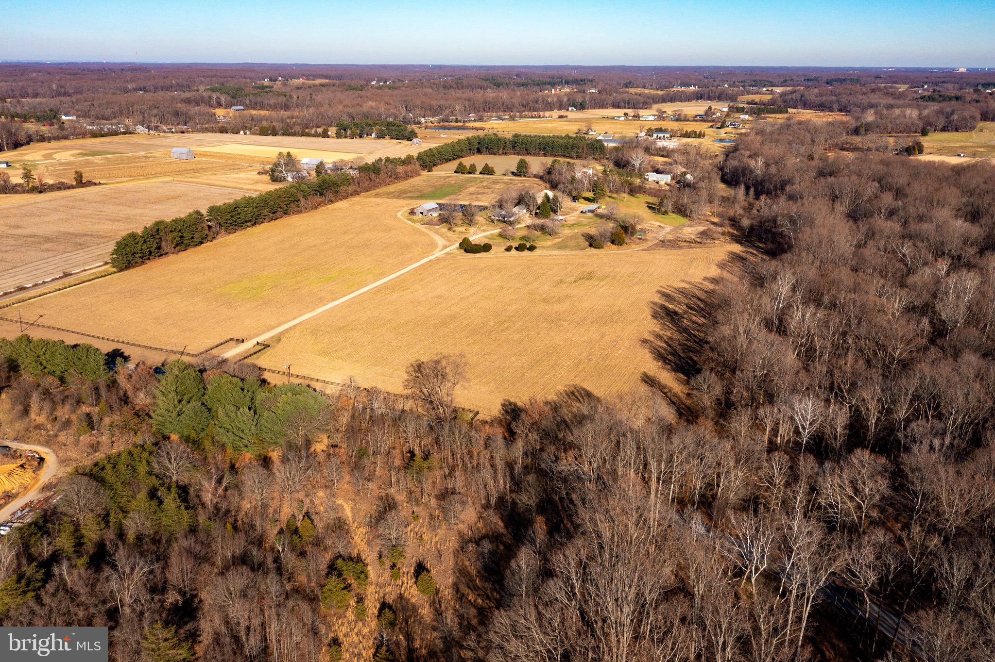 DAVIDSONVILLE - Land