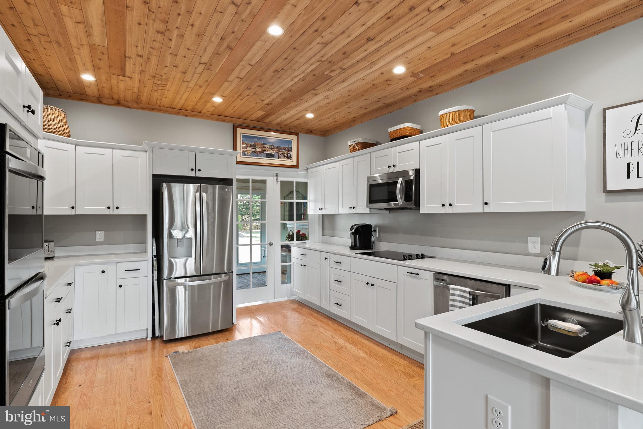 DAVIDSONVILLE - Land