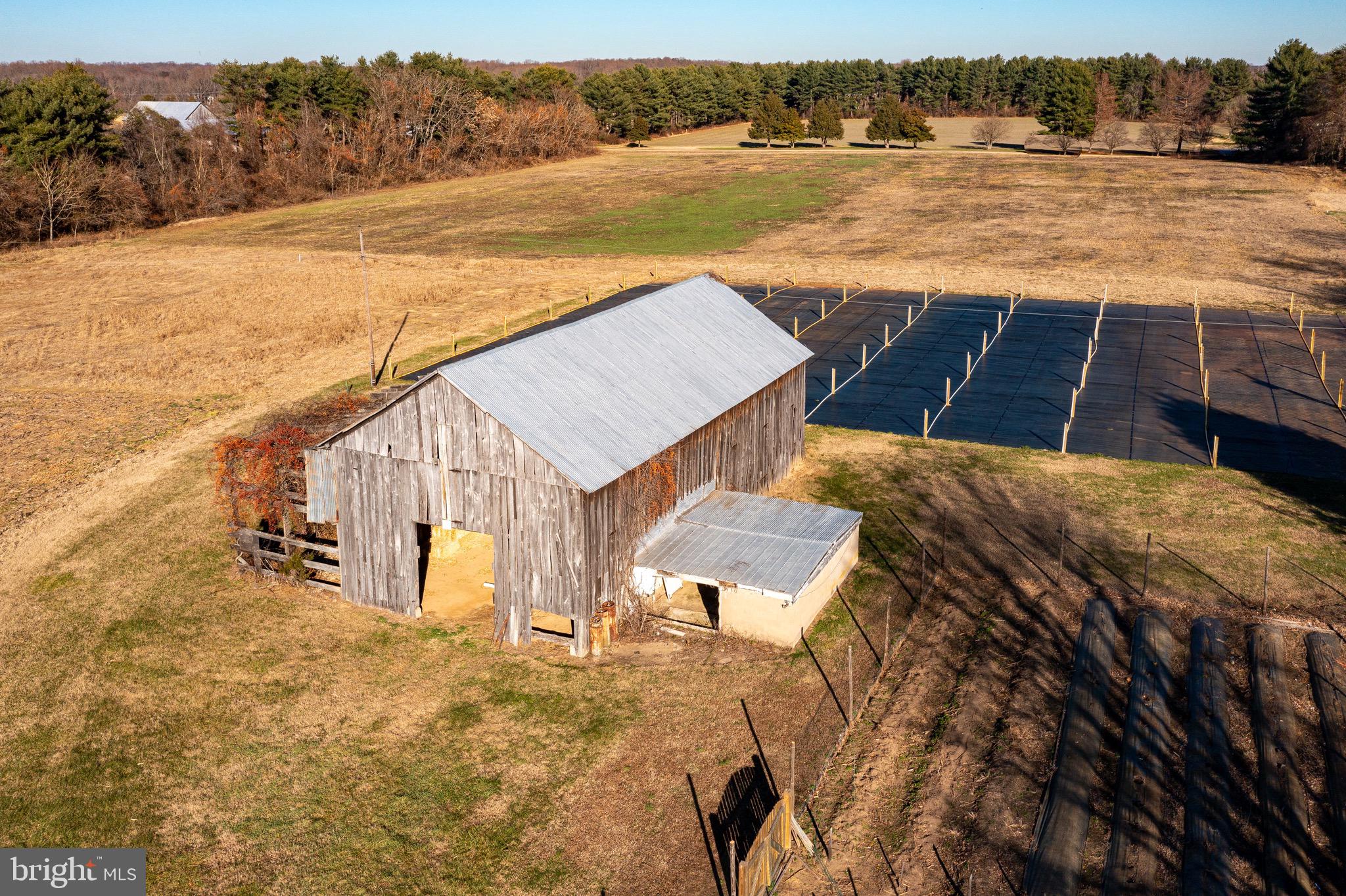 DAVIDSONVILLE - Land