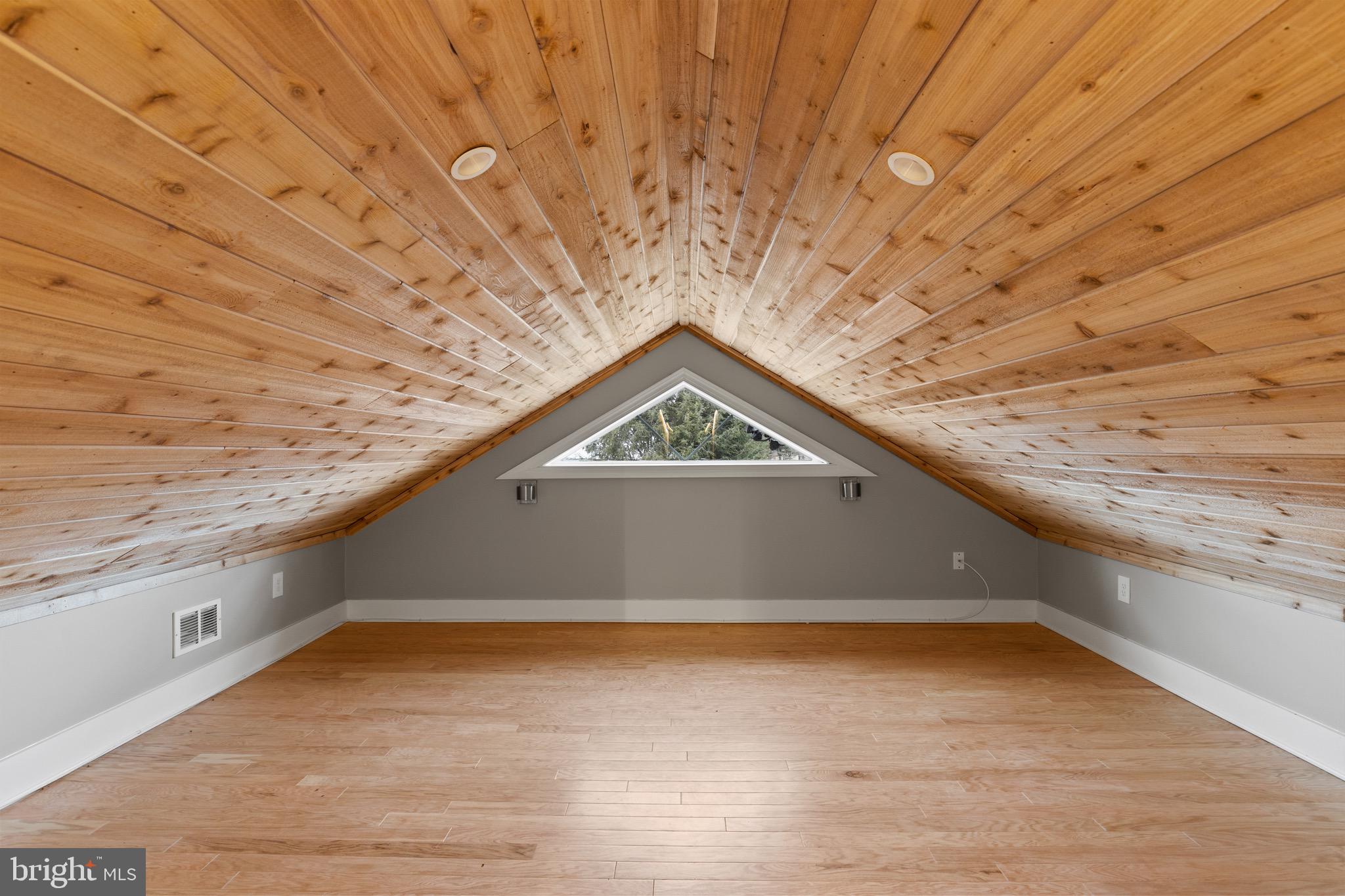 DAVIDSONVILLE - Land