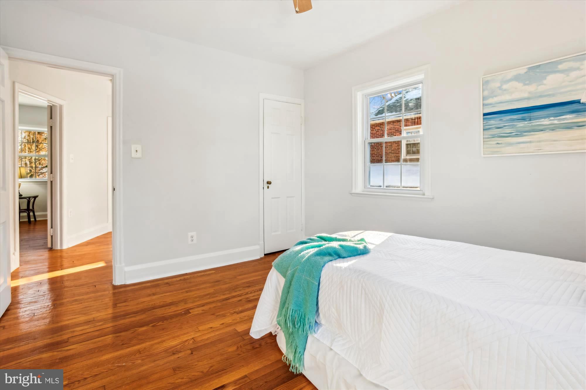 TEN HILLS - Residential
