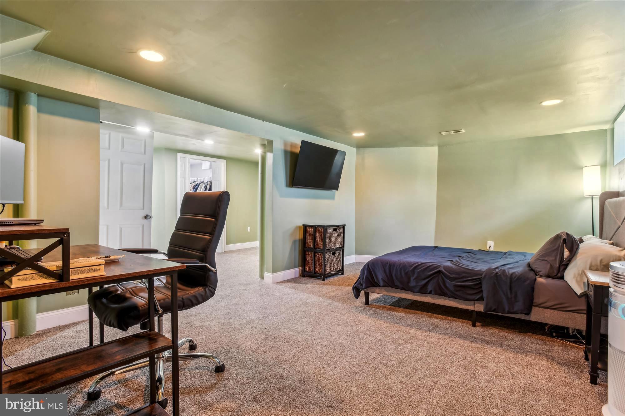 TEN HILLS - Residential