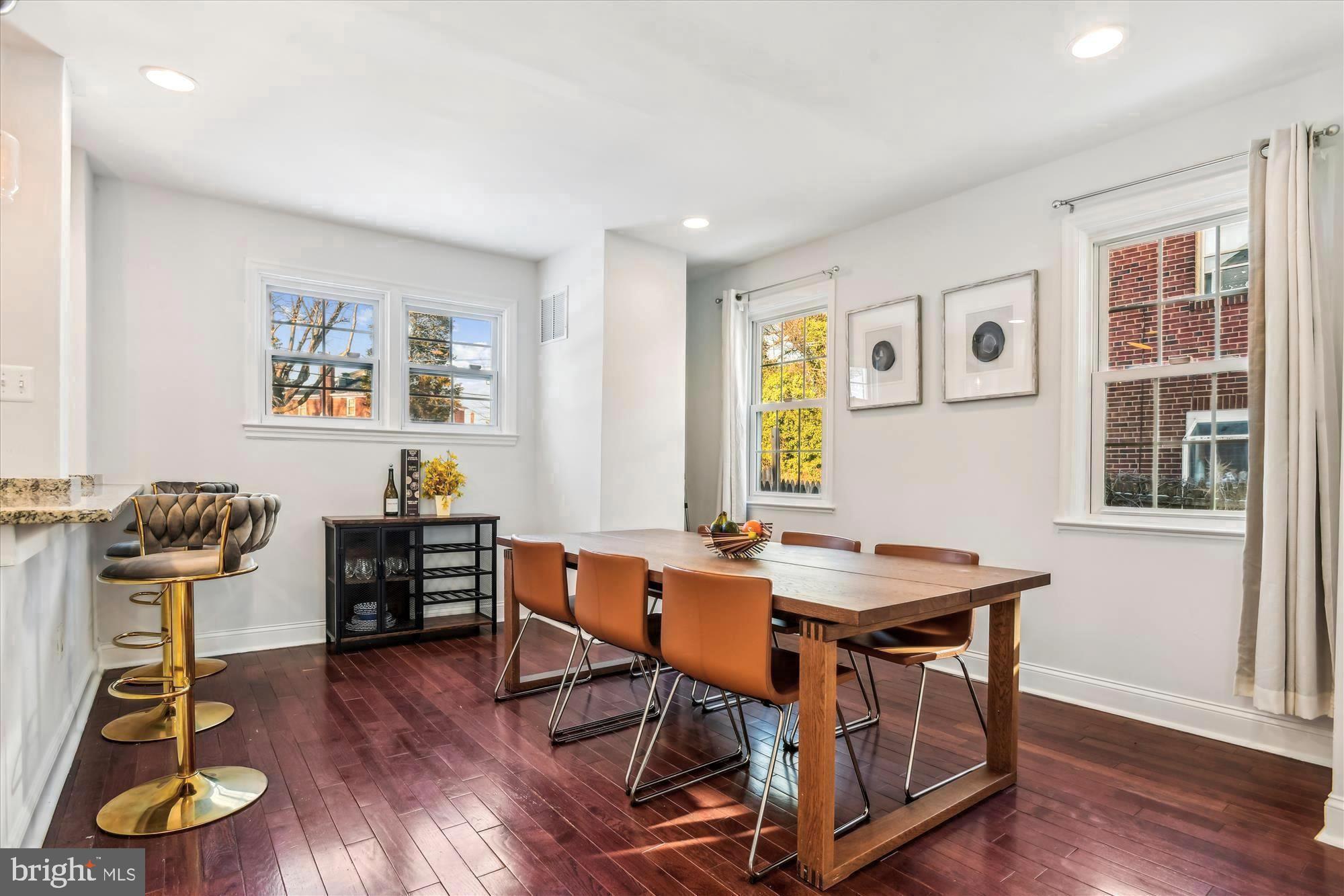 TEN HILLS - Residential