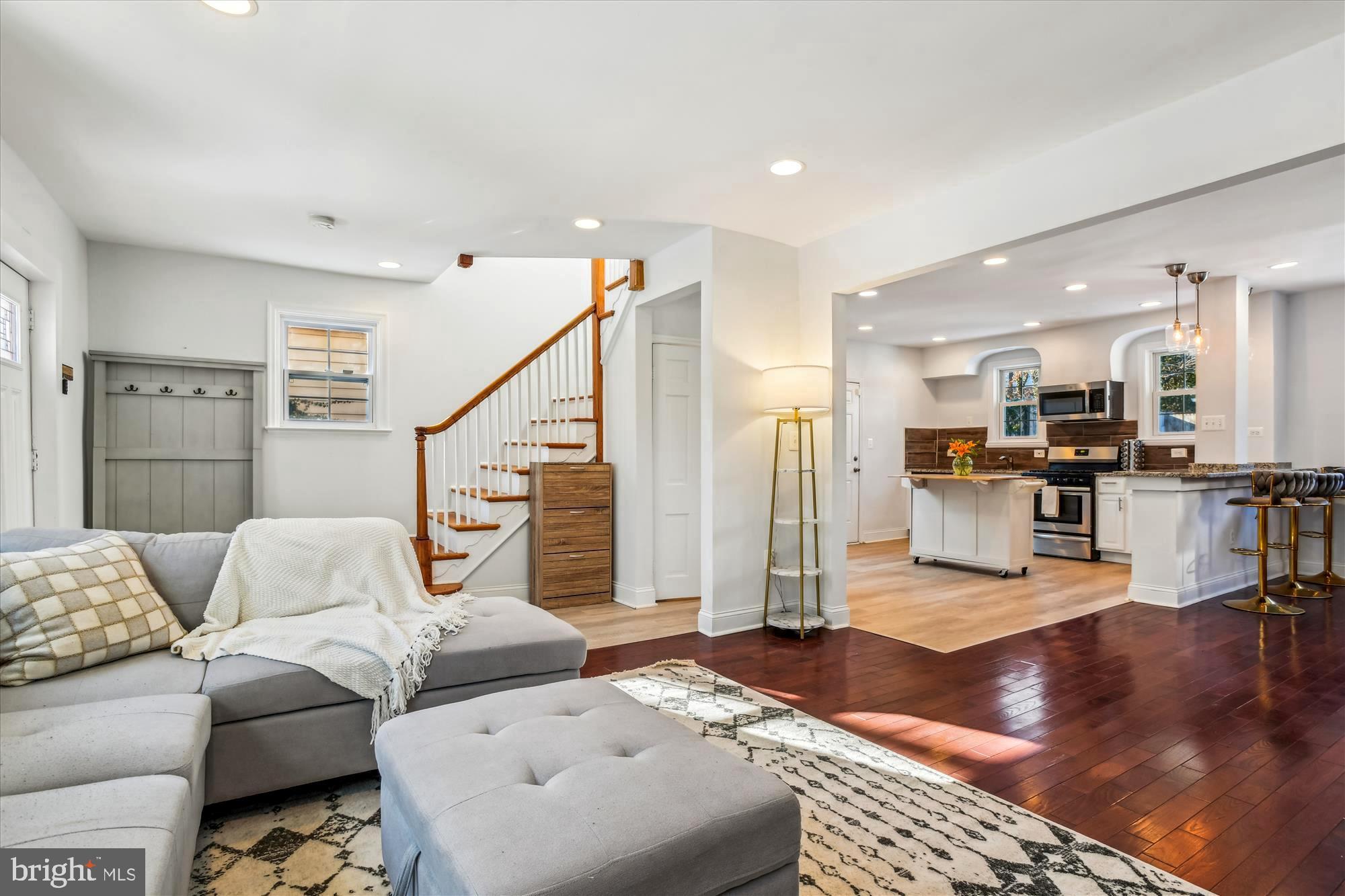TEN HILLS - Residential