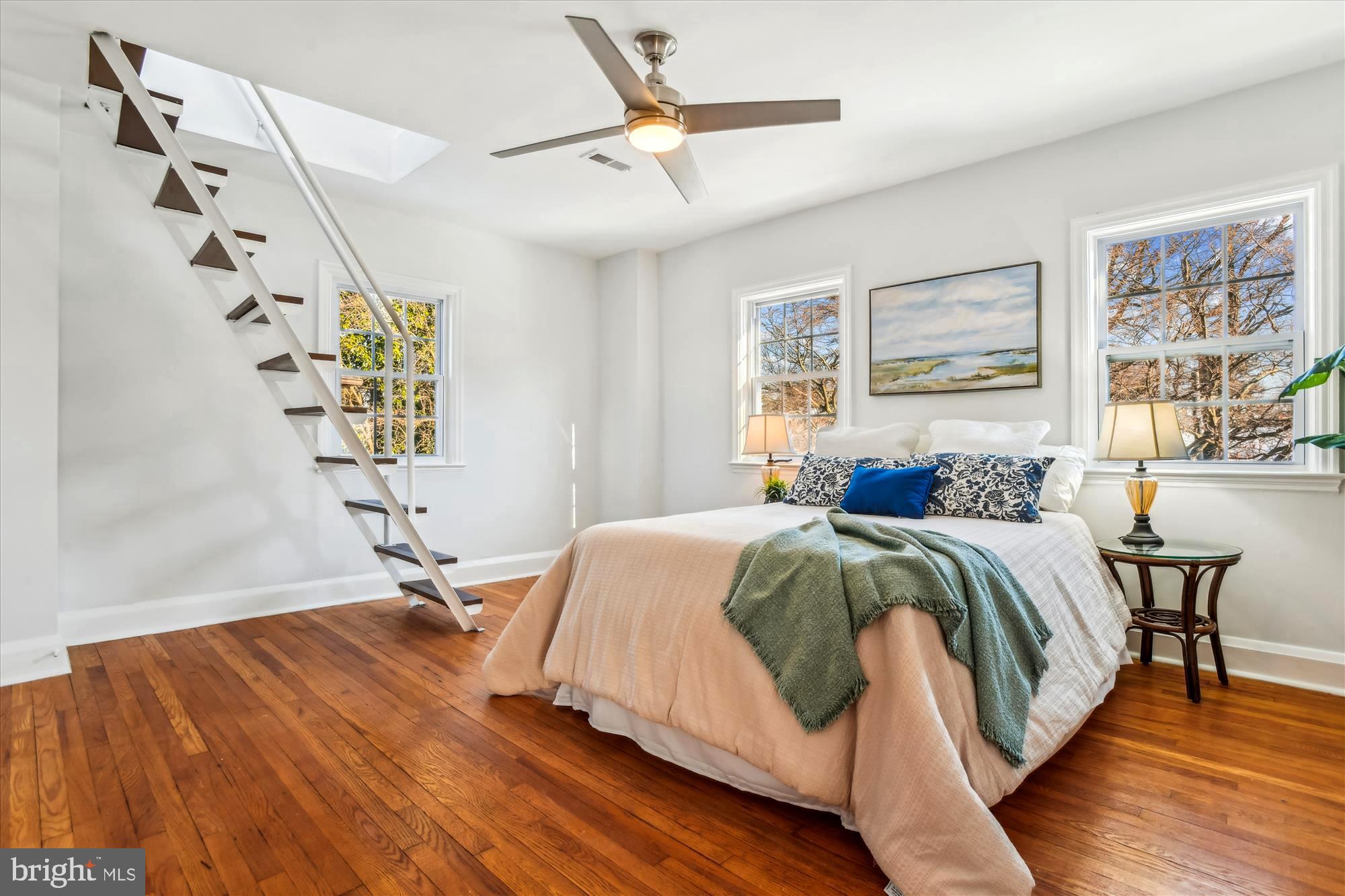 TEN HILLS - Residential