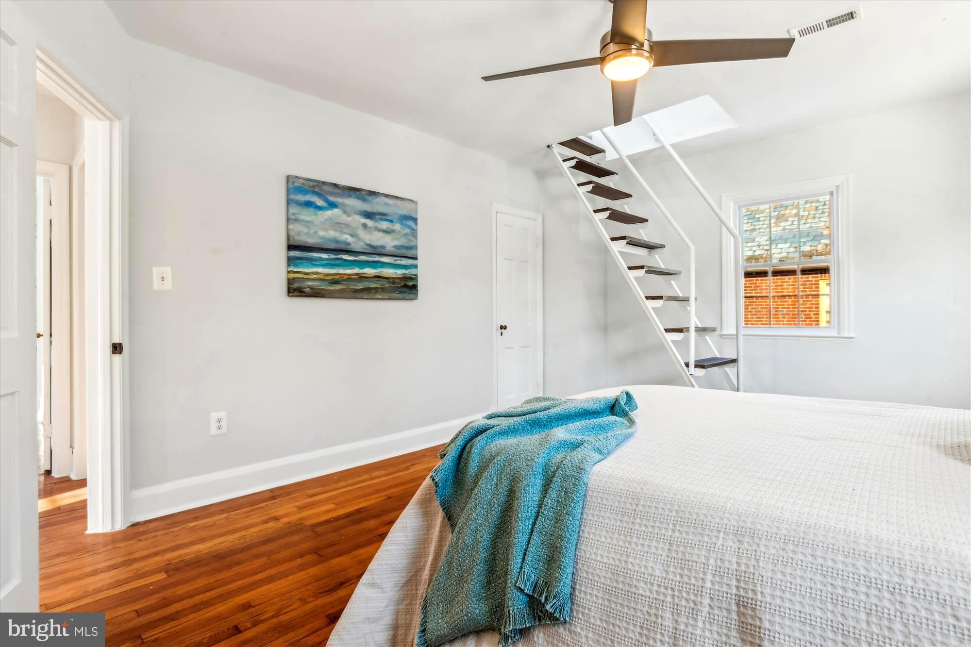 TEN HILLS - Residential