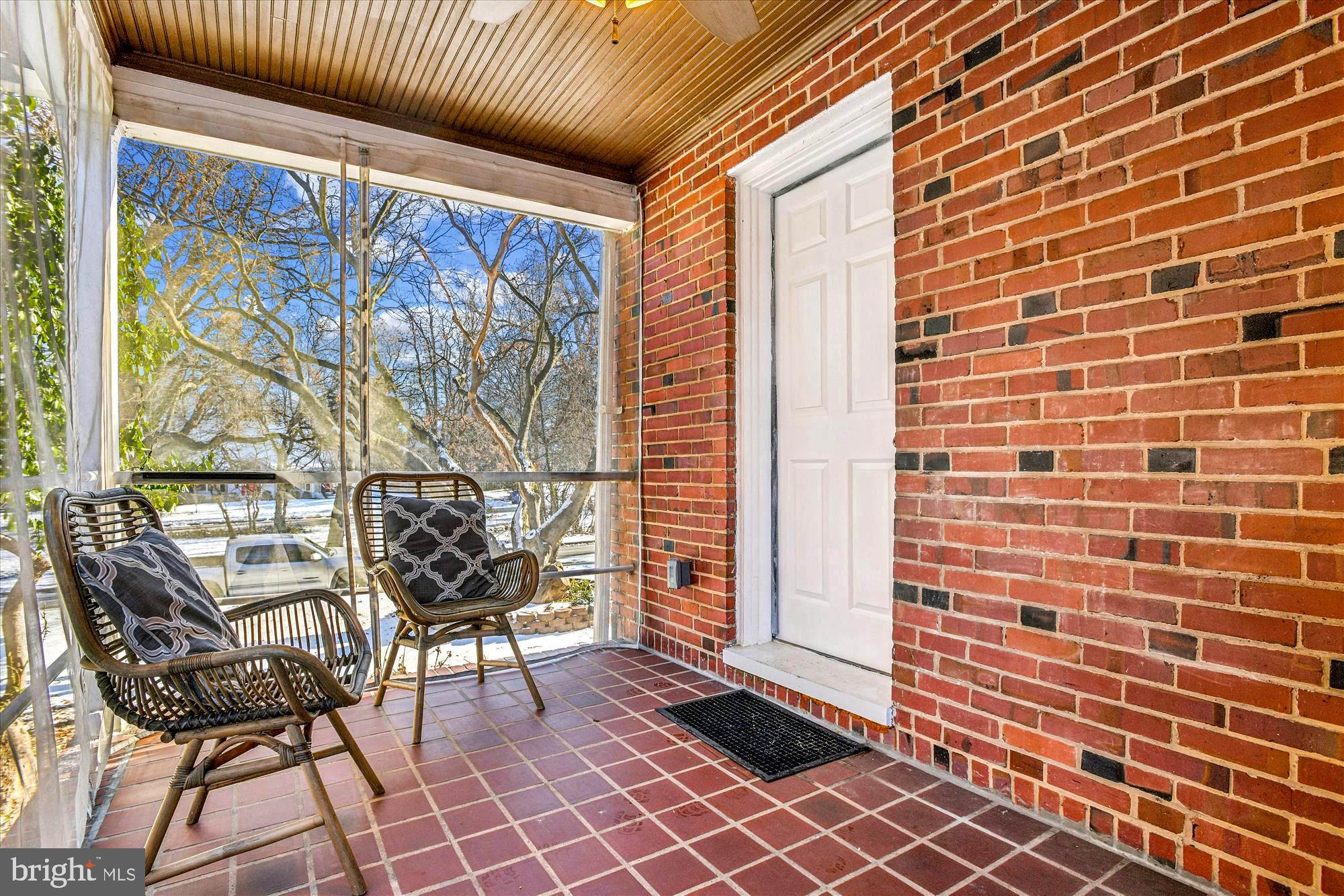 TEN HILLS - Residential