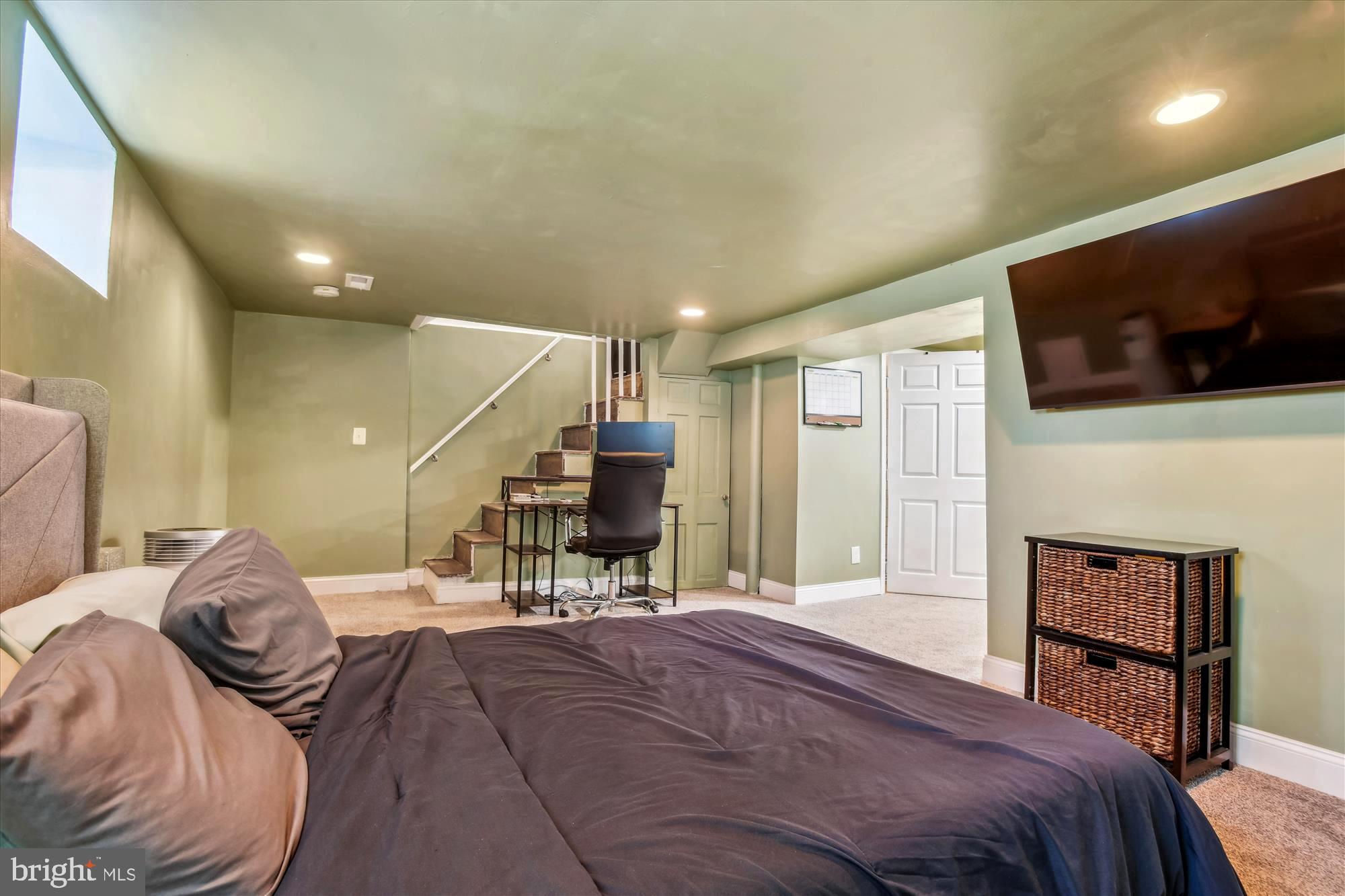 TEN HILLS - Residential