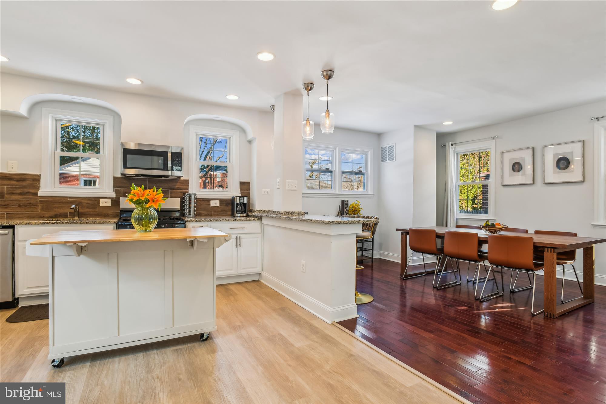 TEN HILLS - Residential