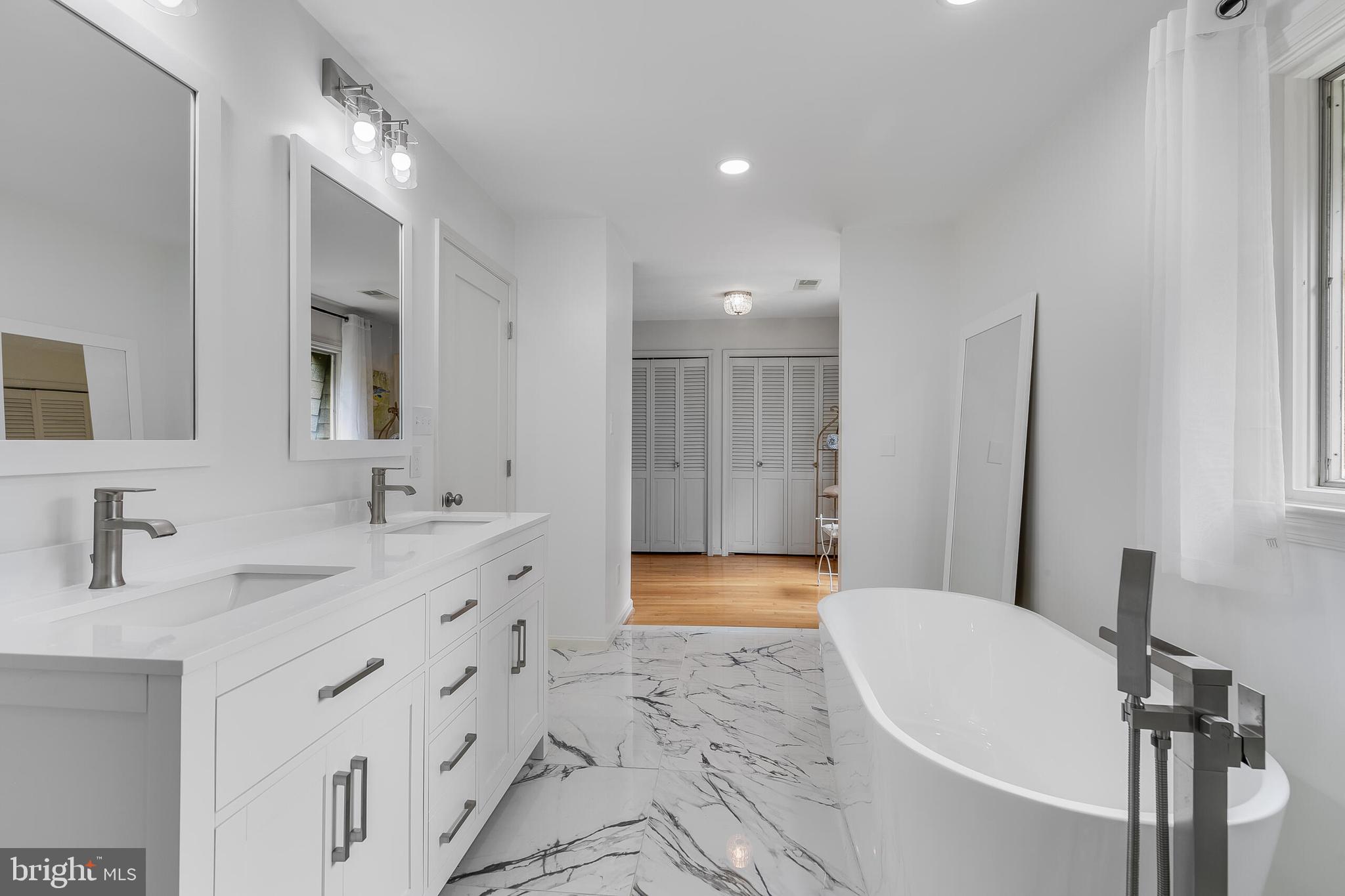 CHAIN BRIDGE FOREST - Residential