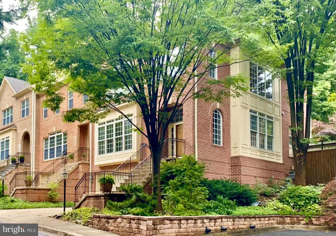 LOCUST RIDGE - Residential Lease