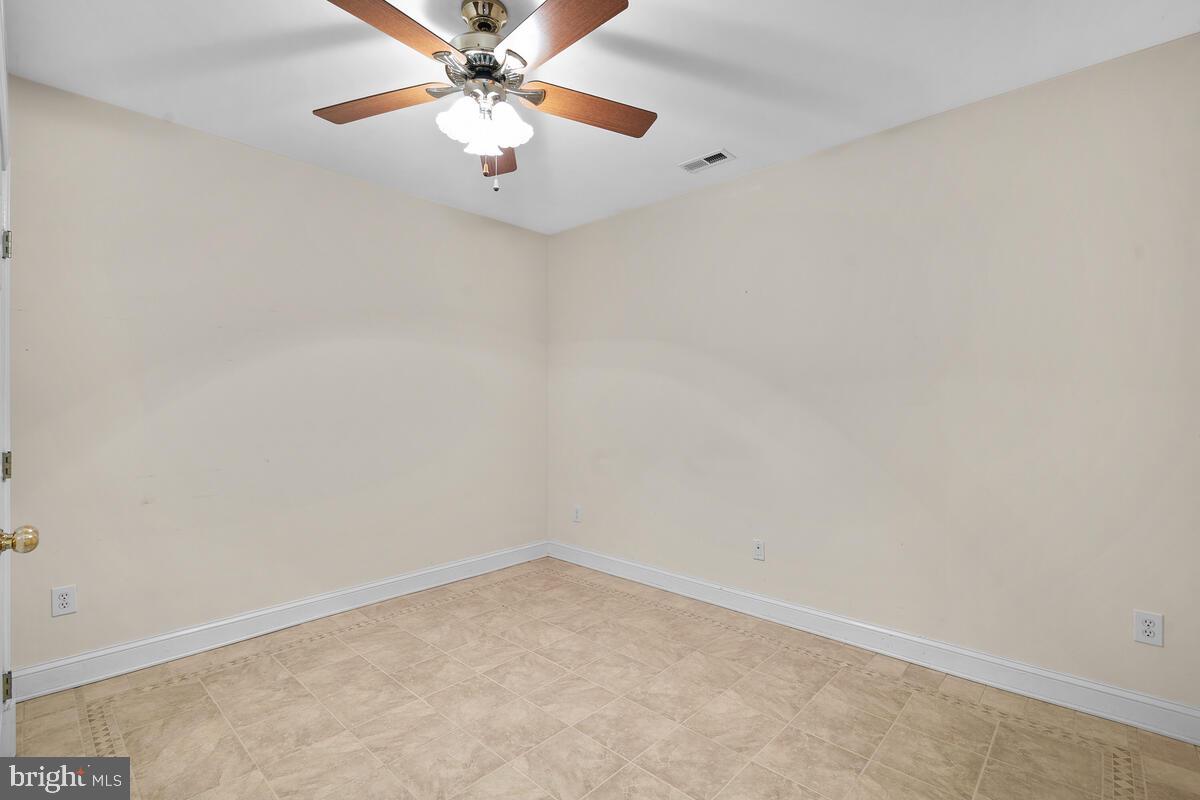 LOCUST RIDGE - Residential Lease