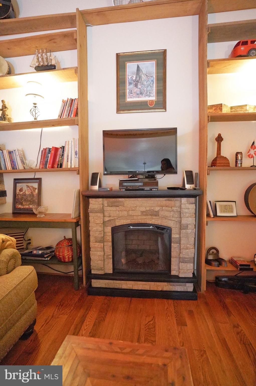 FACTORY CONDOS - Residential