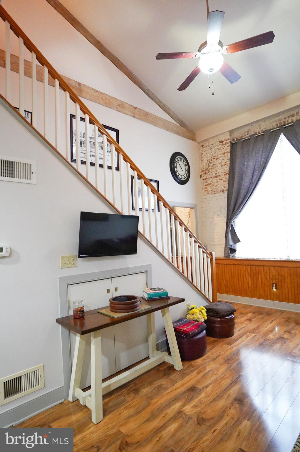 FACTORY CONDOS - Residential