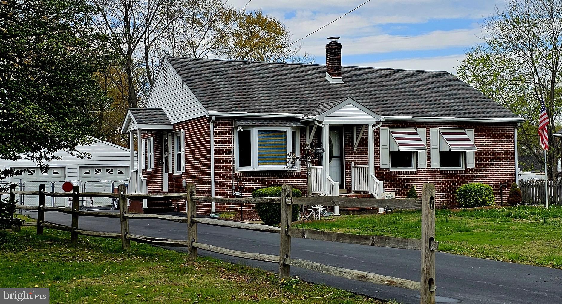 206 PARK CIRCLE