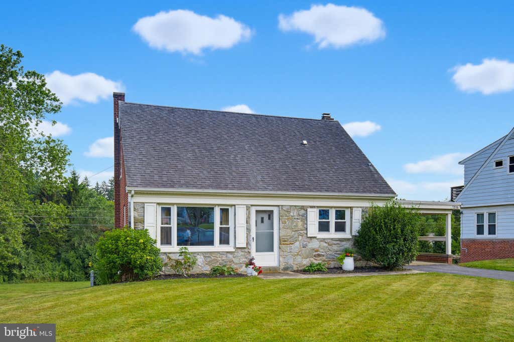 Photo of 1316 Meadowcreek Lane, LANCASTER, PA 17603 (MLS # PALA2091214)