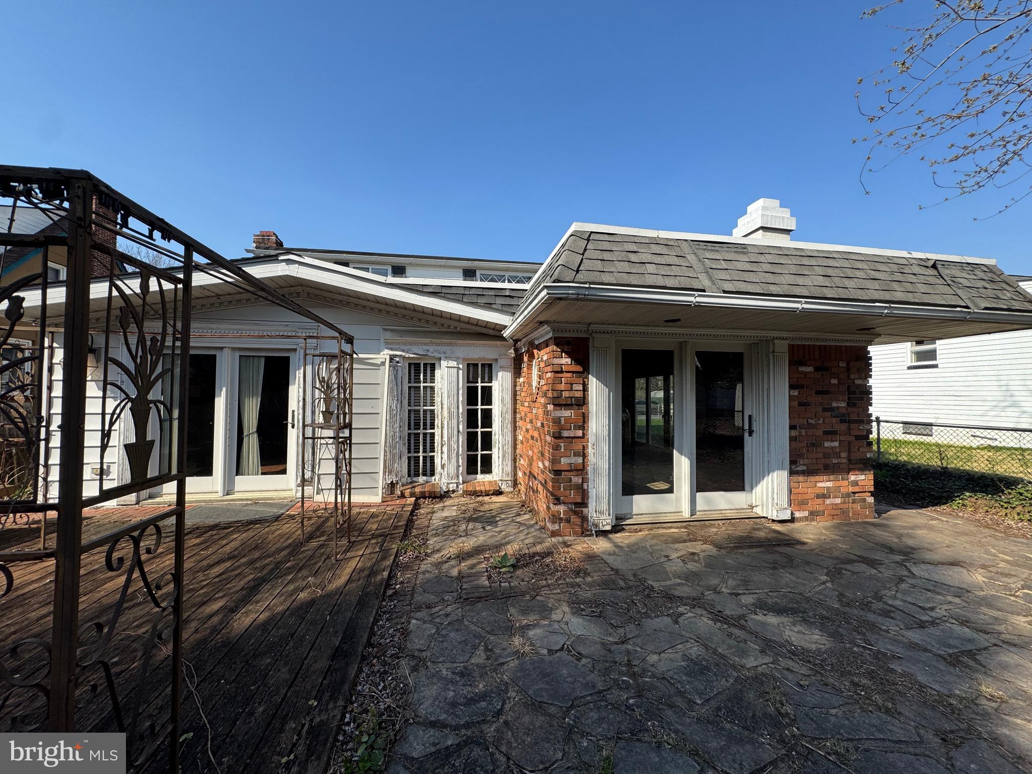 ROLAND TERRACE - Residential