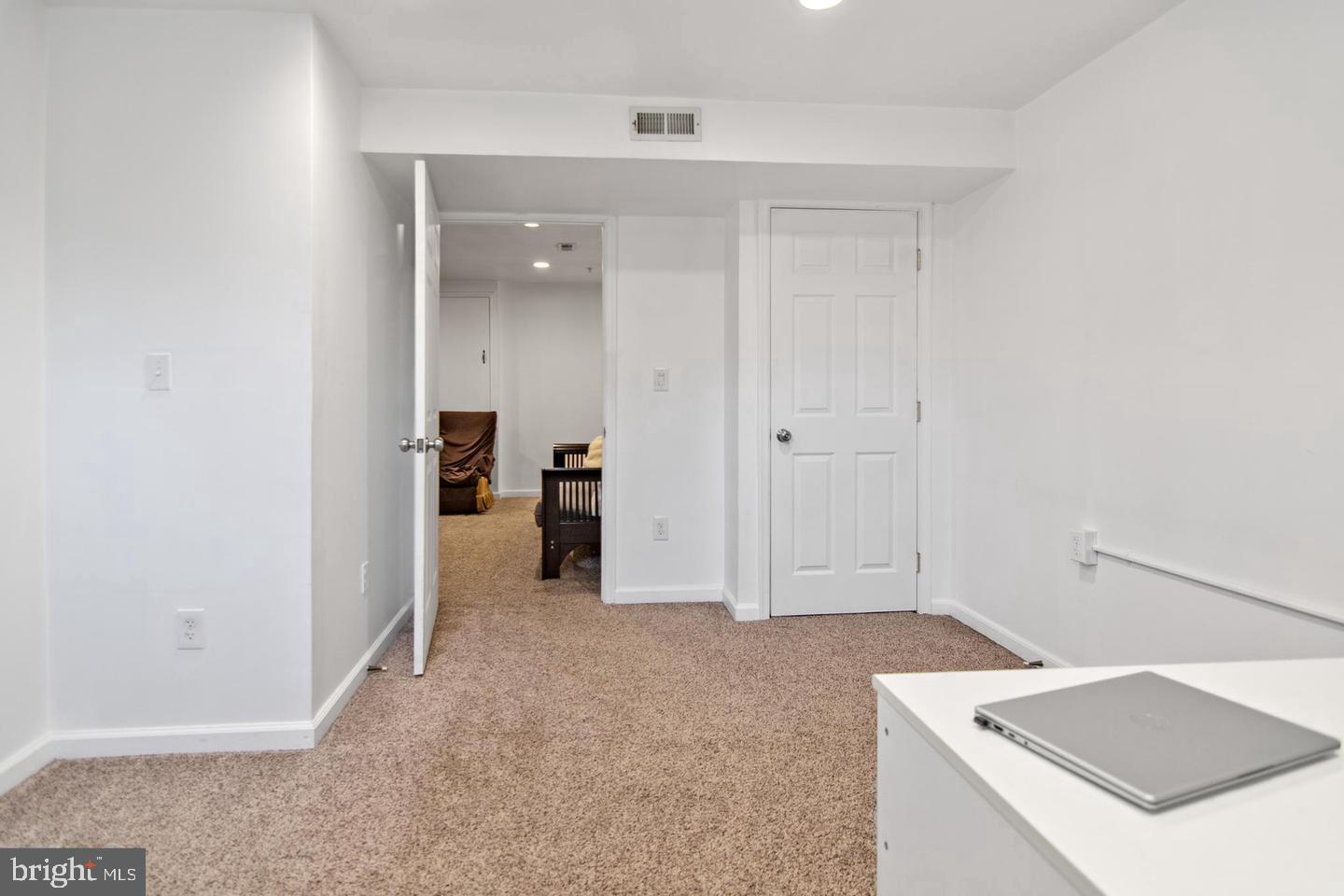 ALBERT COURTS - Residential Lease