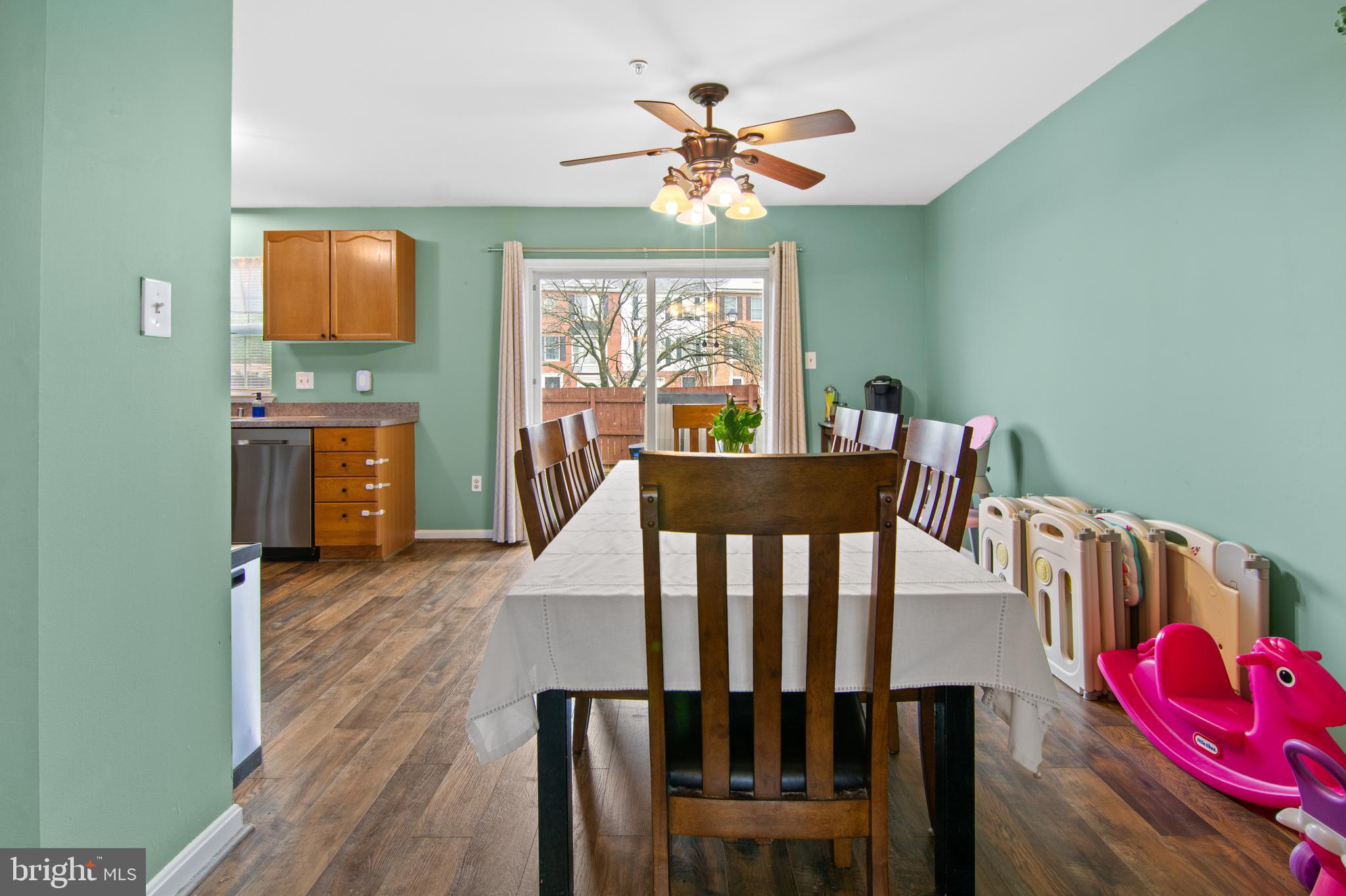 ALBERT COURTS - Residential Lease