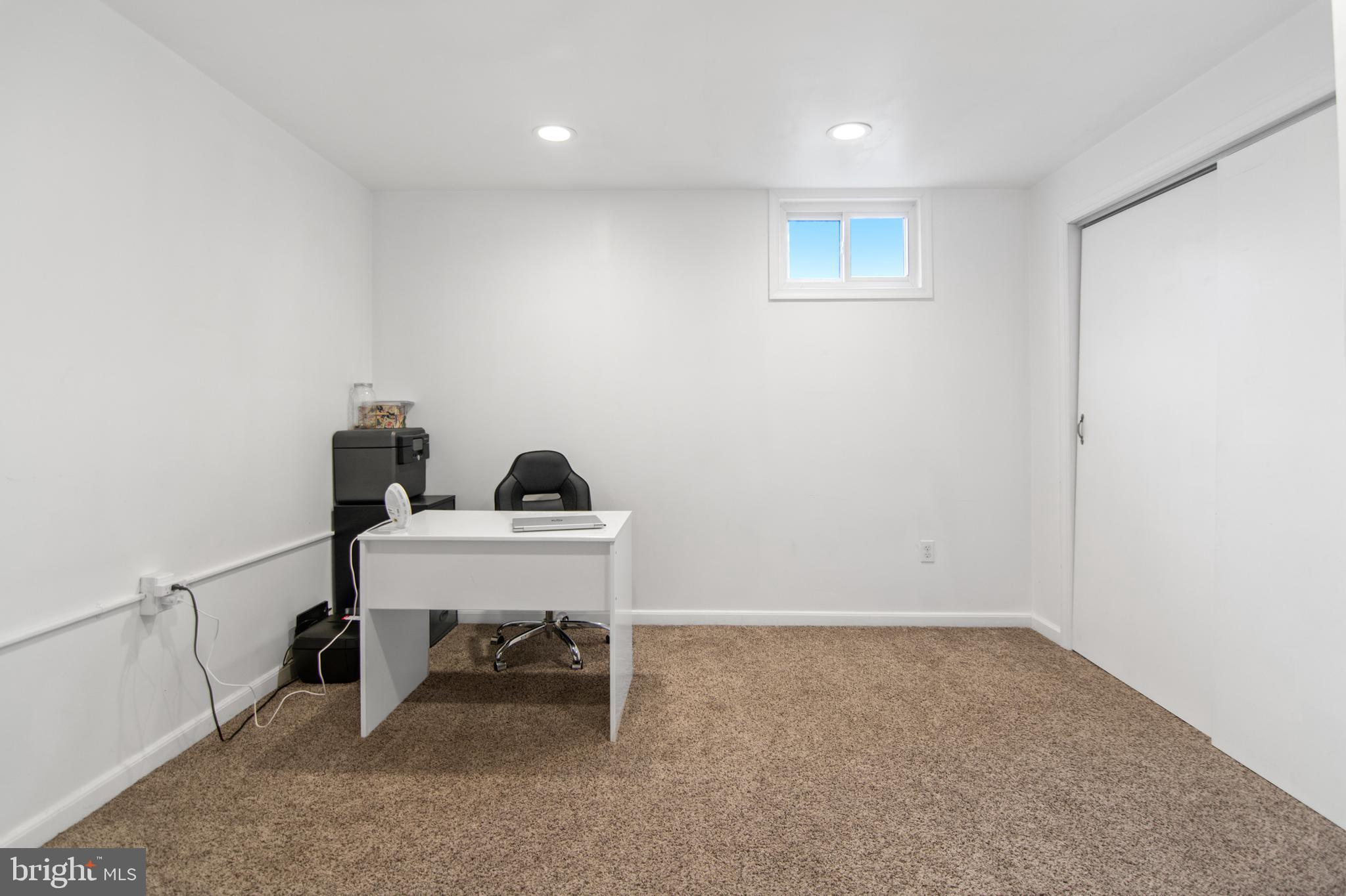 ALBERT COURTS - Residential Lease