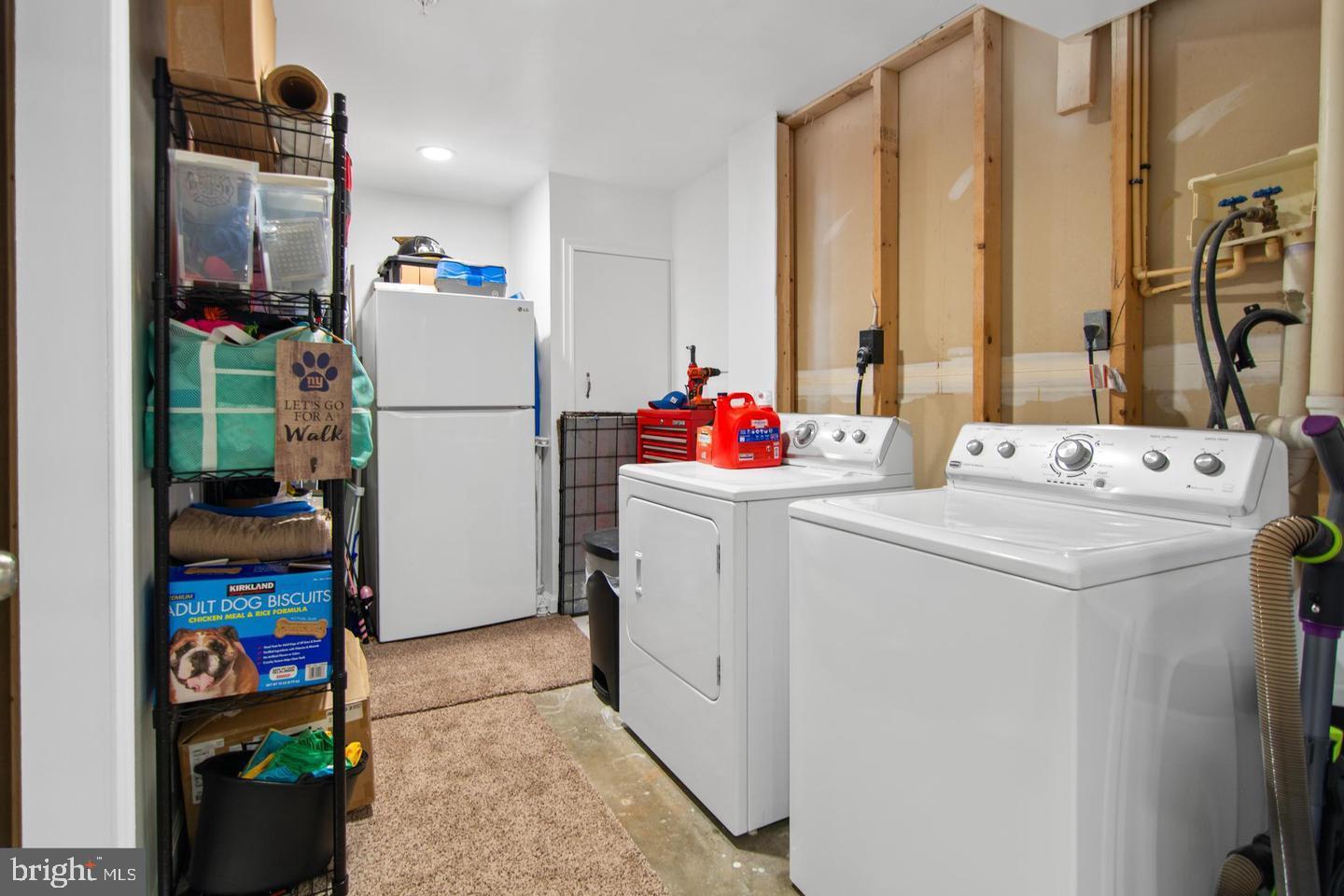 ALBERT COURTS - Residential Lease