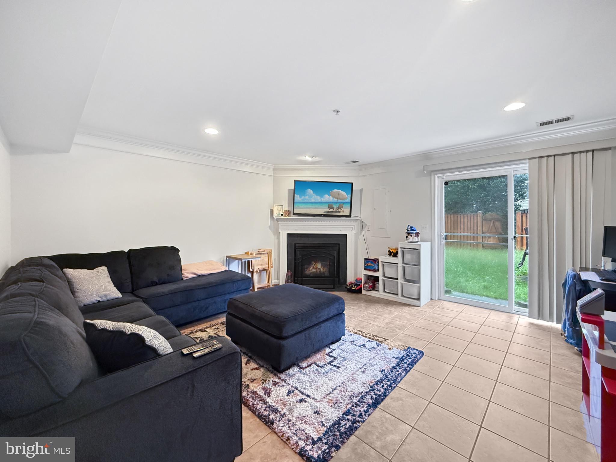 CHARWOOD VILLAGE - Residential Lease