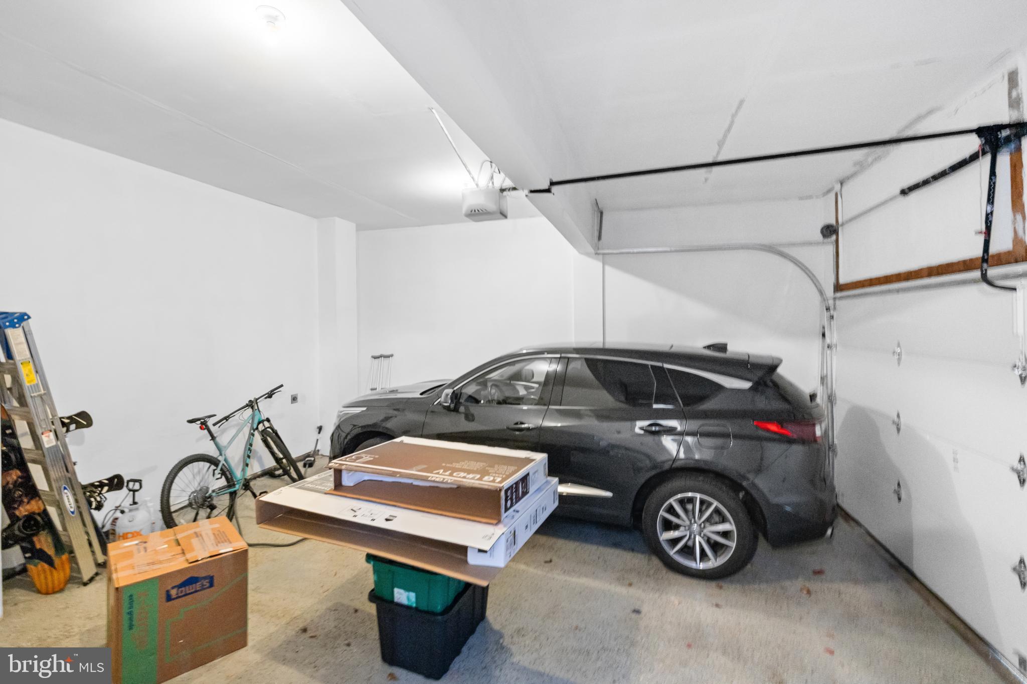 ASHLEIGH - Residential Lease