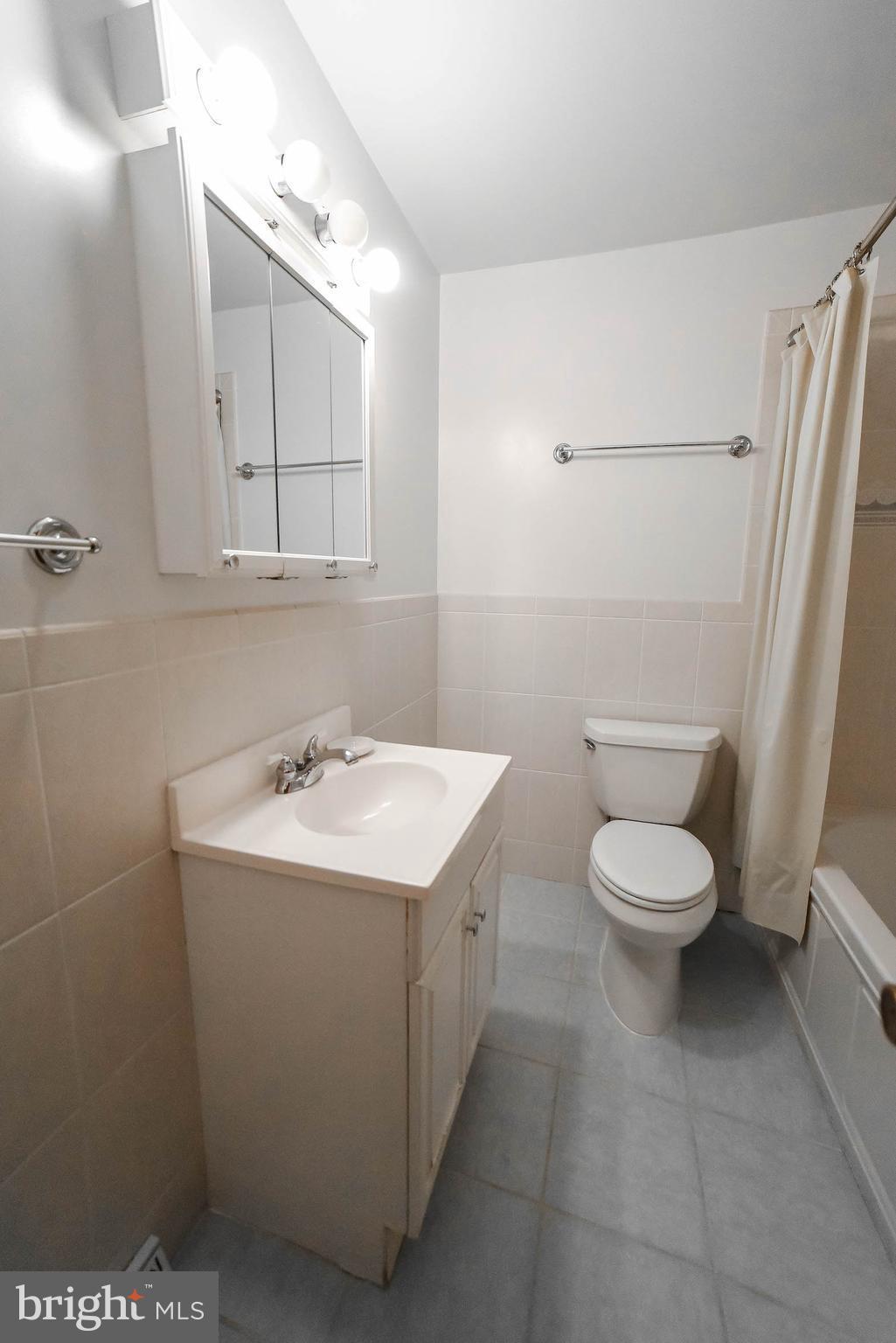 WHITE PLAINS VILLAGE SUB - Residential