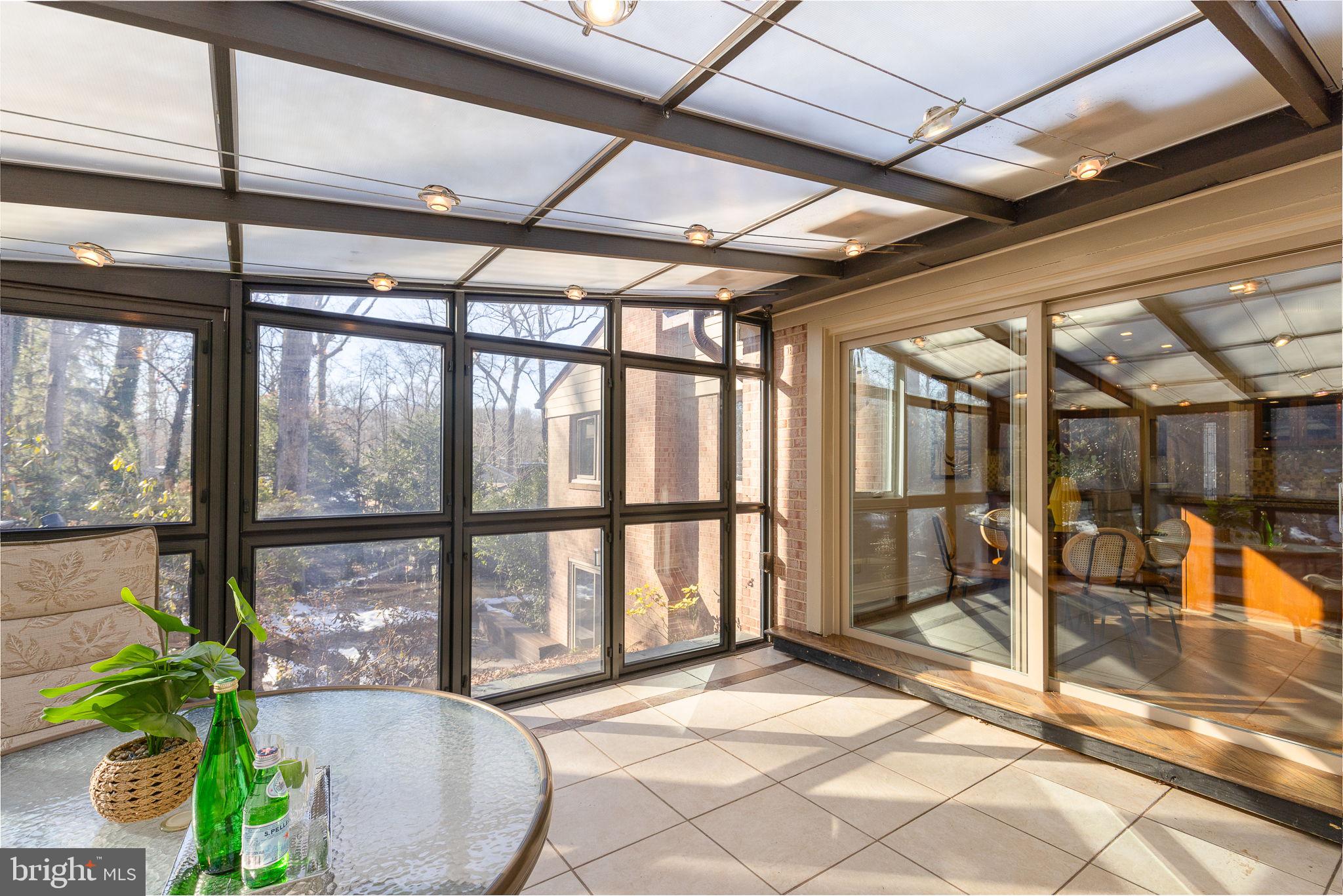 LAKE BARCROFT - Residential