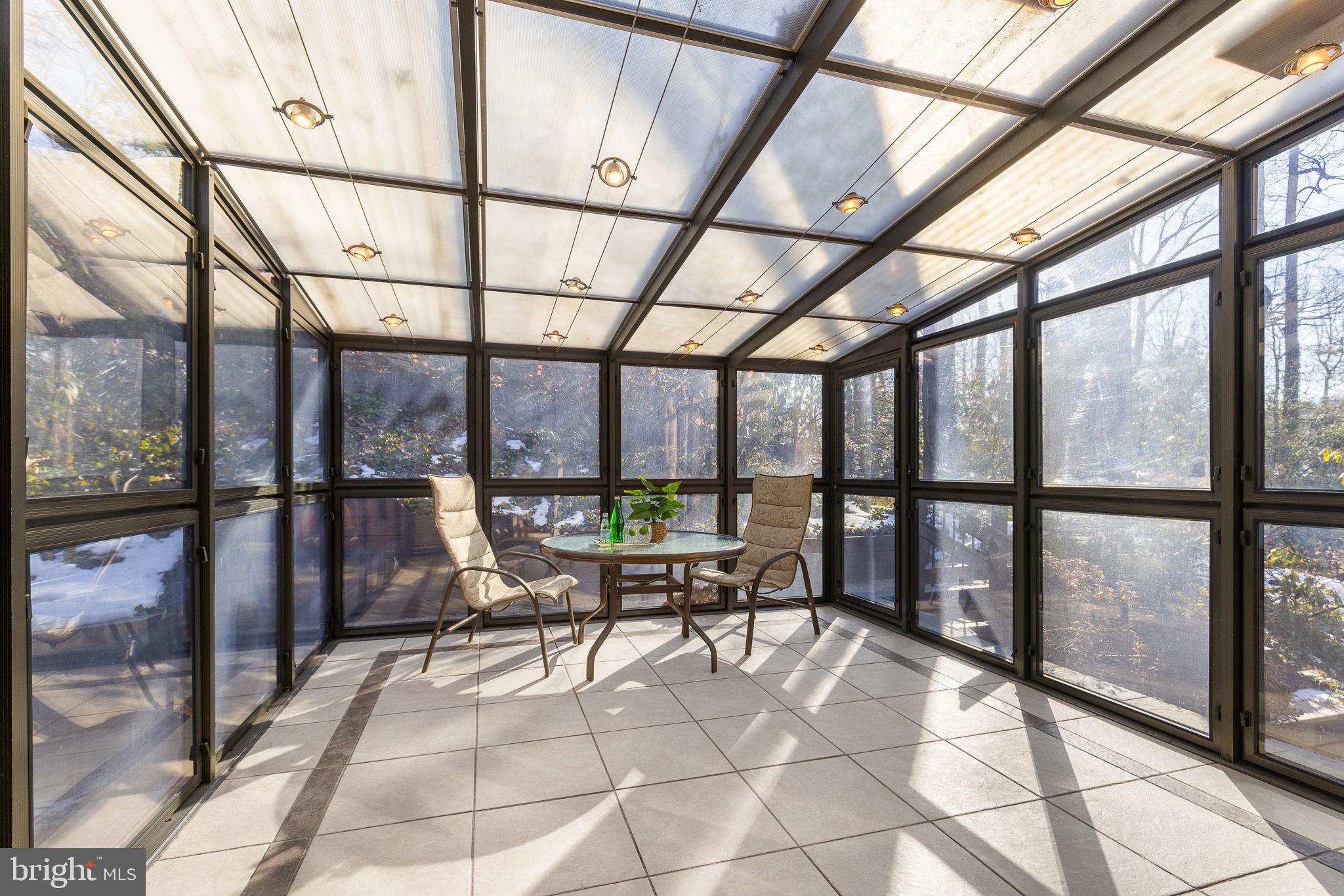 LAKE BARCROFT - Residential