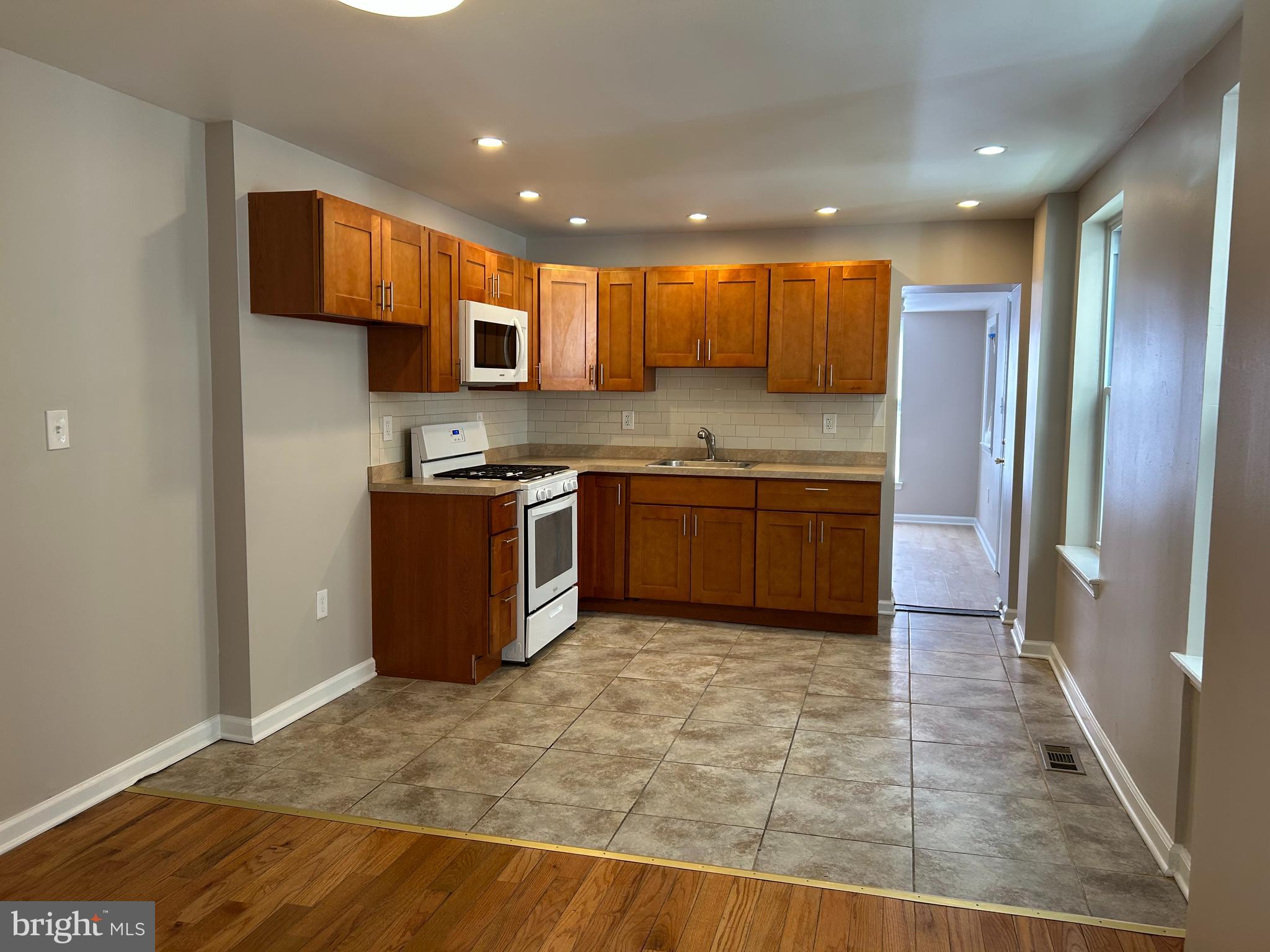 PHILADELPHIA (WEST) - Residential