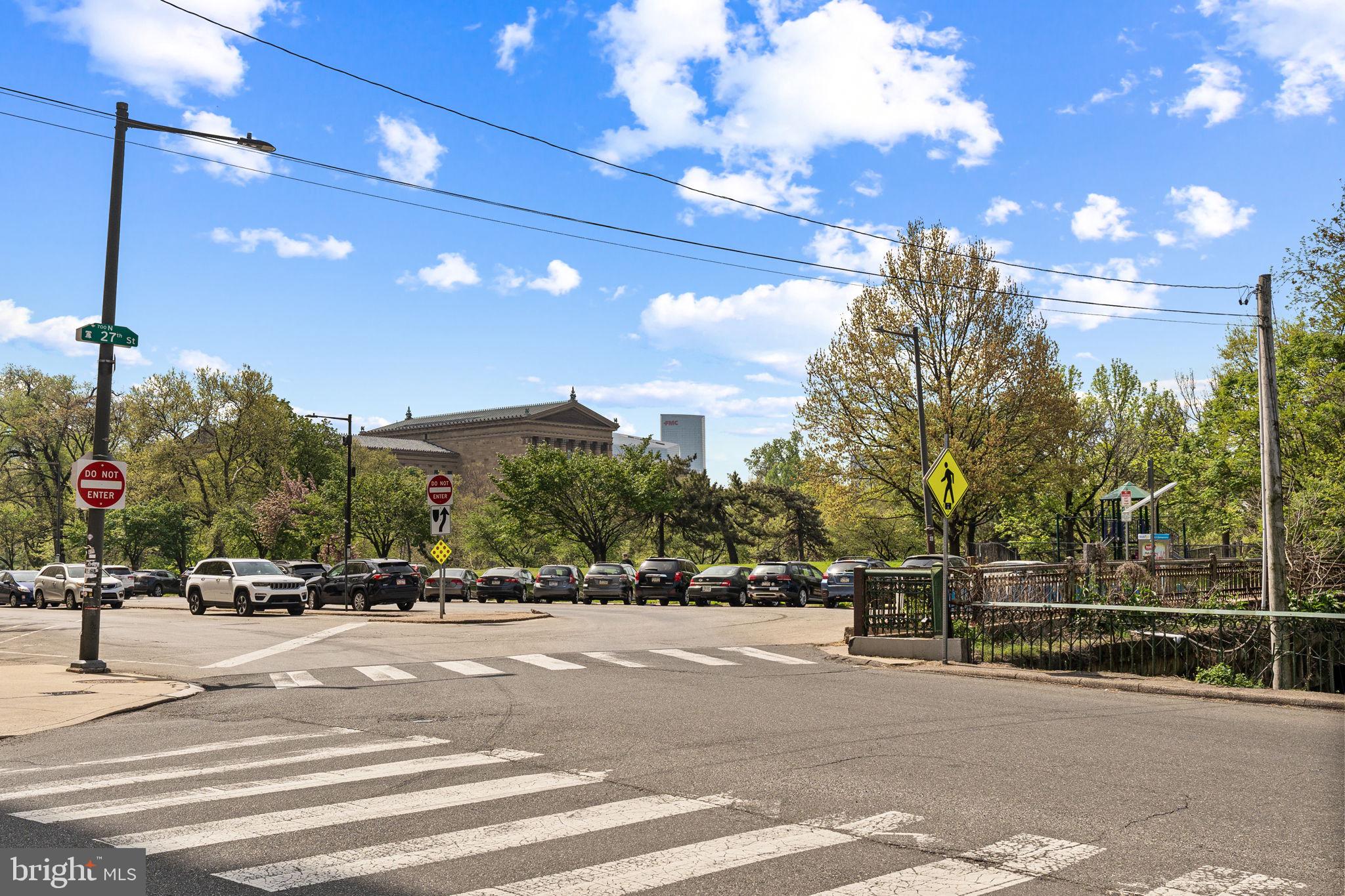 ART MUSEUM AREA - Residential