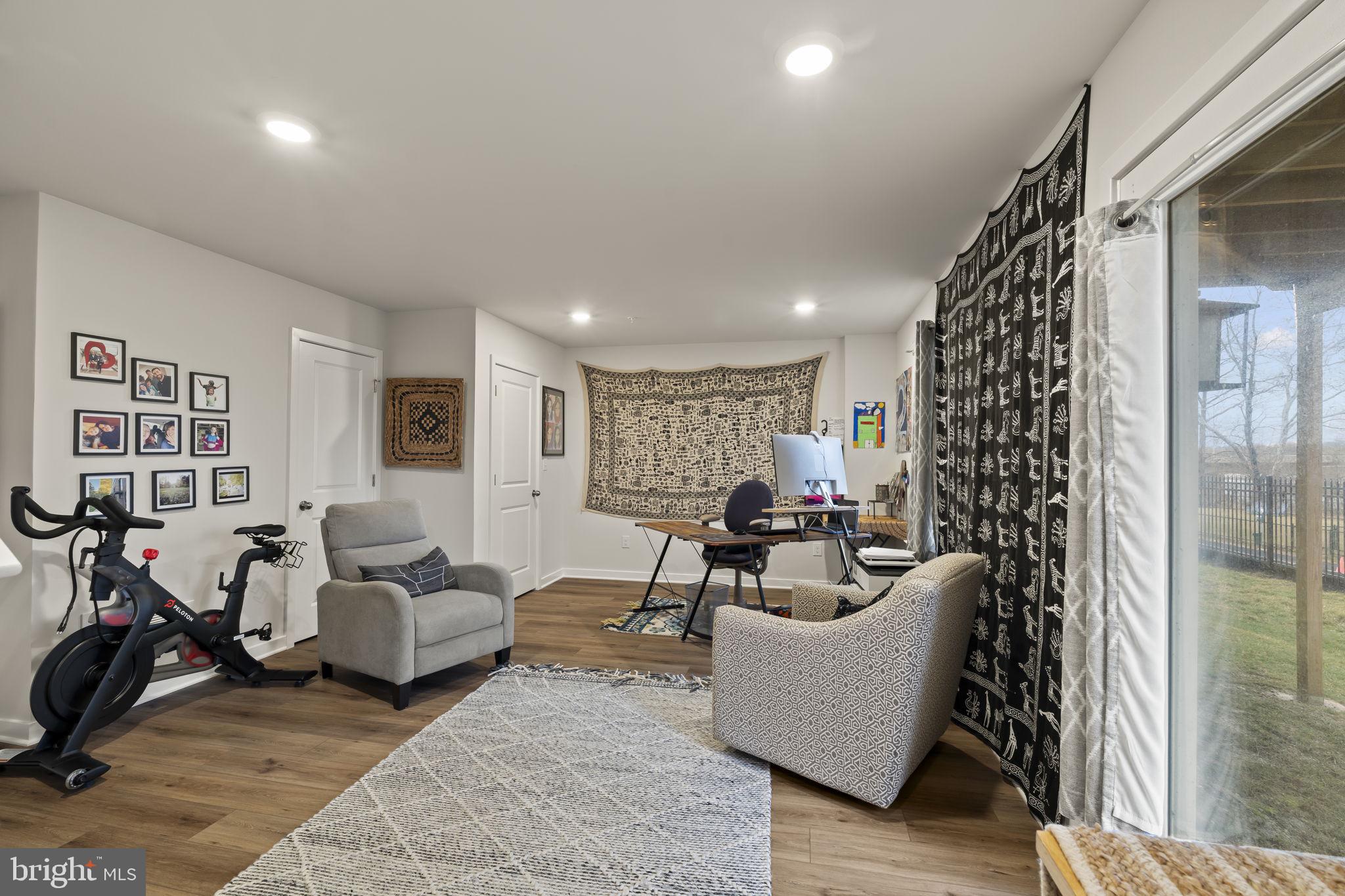 RIVER POINTE - Residential