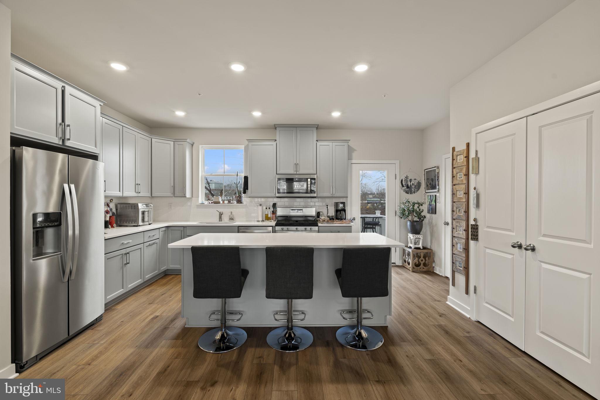 RIVER POINTE - Residential