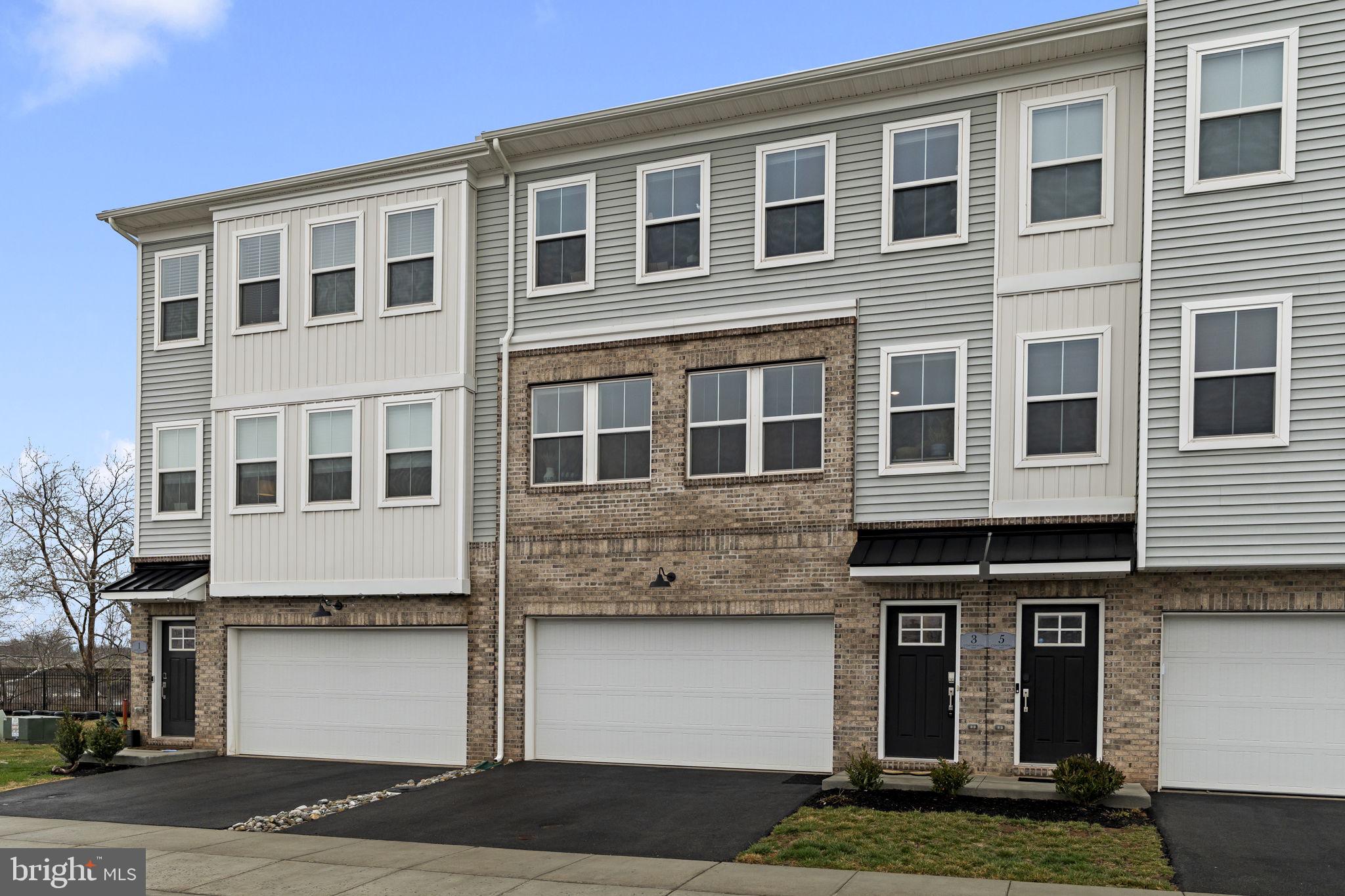 RIVER POINTE - Residential