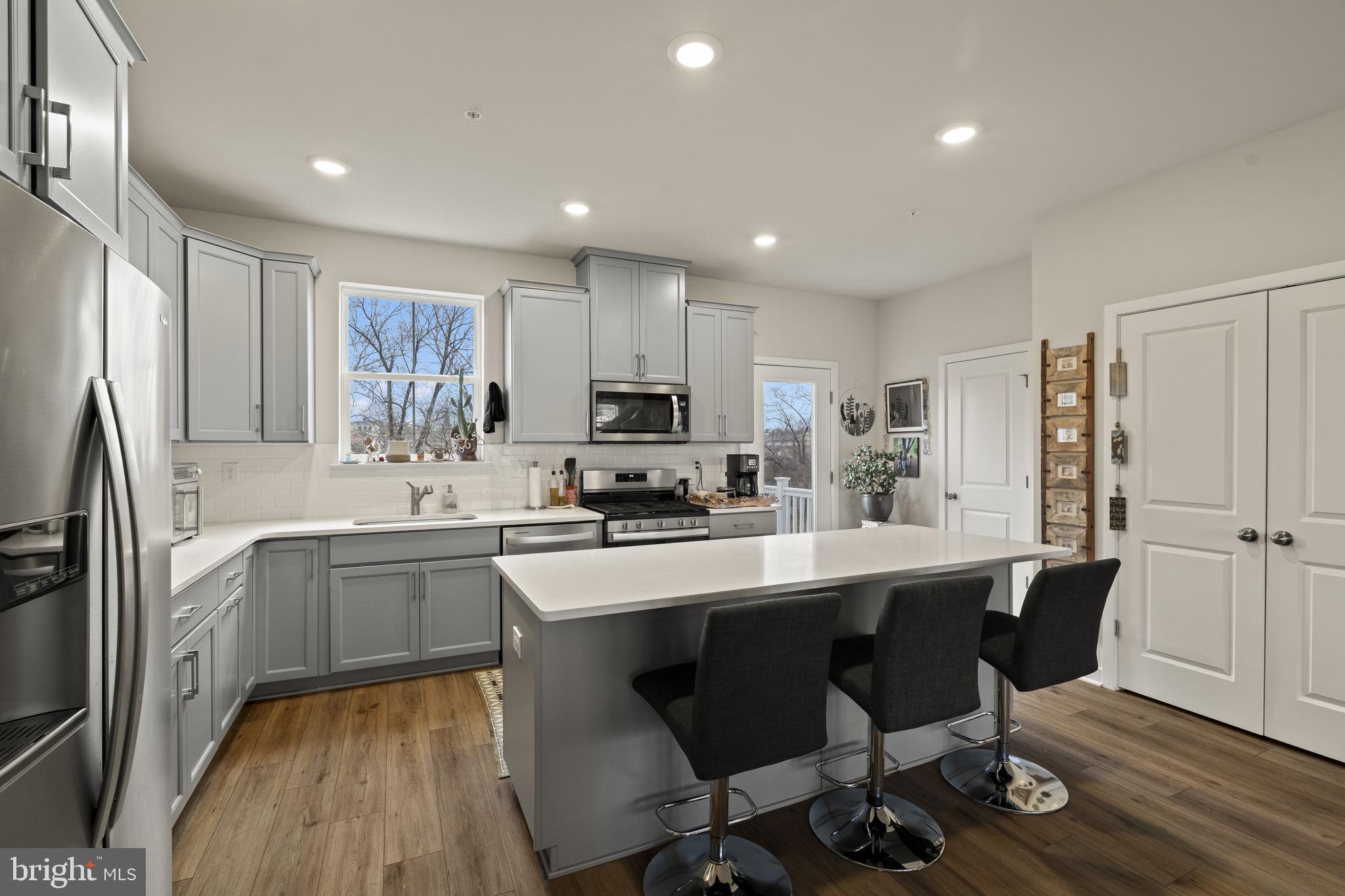 RIVER POINTE - Residential