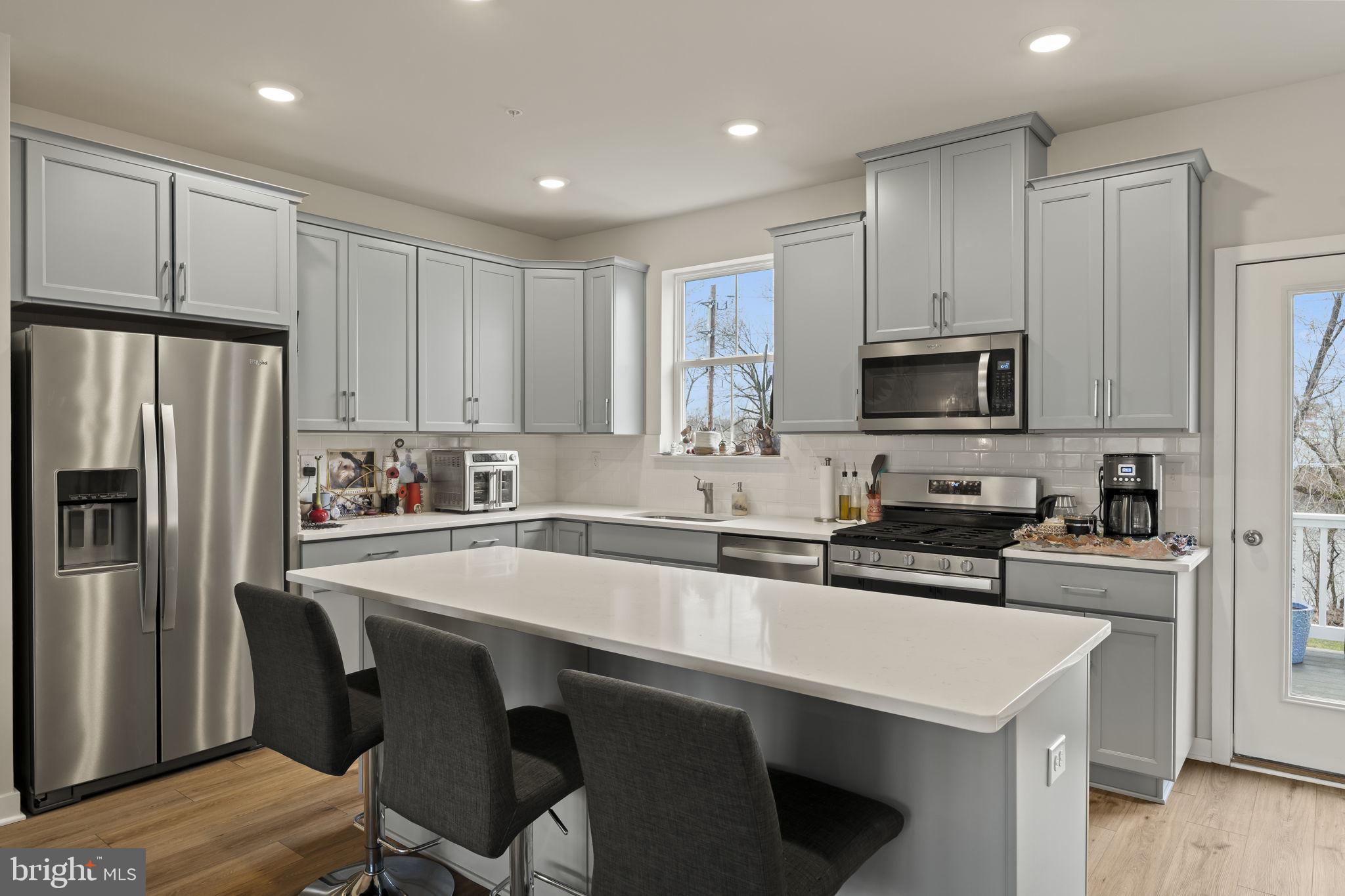 RIVER POINTE - Residential