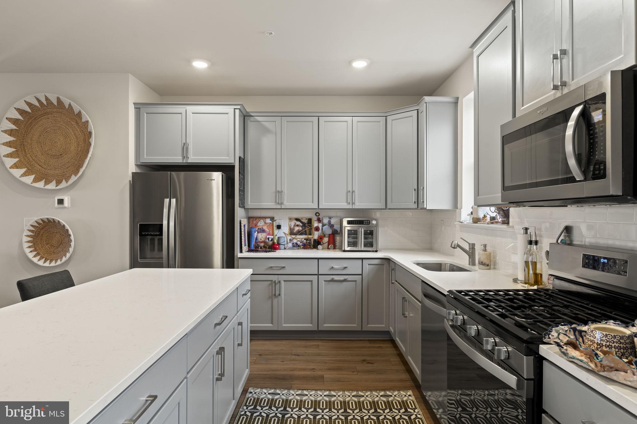 RIVER POINTE - Residential