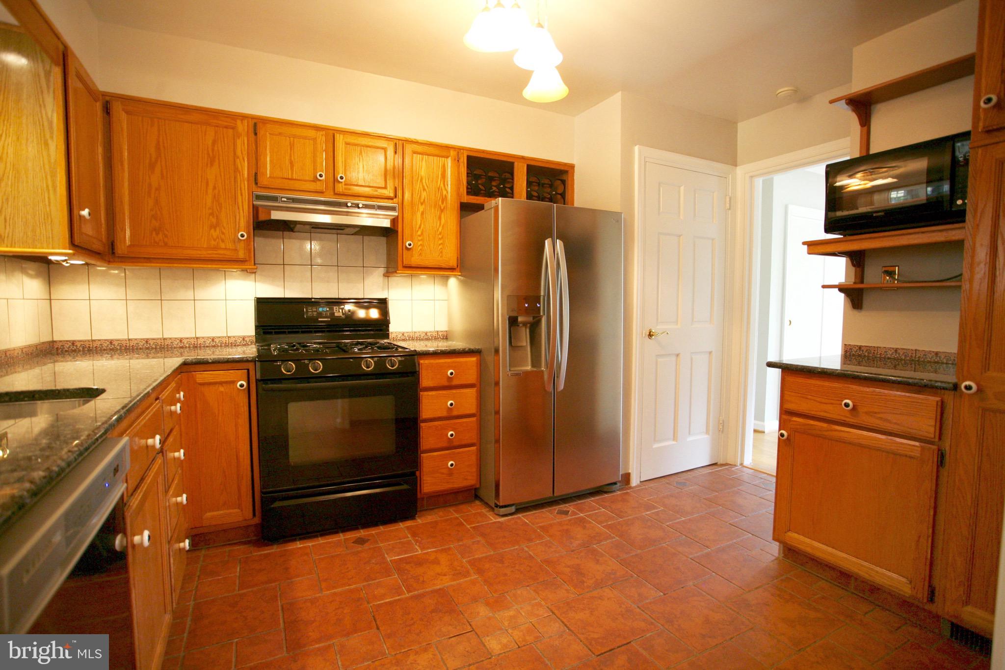 OAKWOOD KNOLLS - Residential Lease